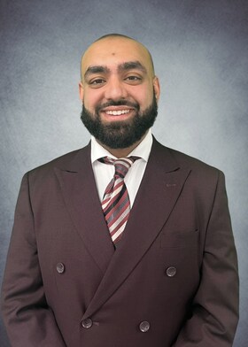 Staff member Muhammad Tahir from ID_58939a392068