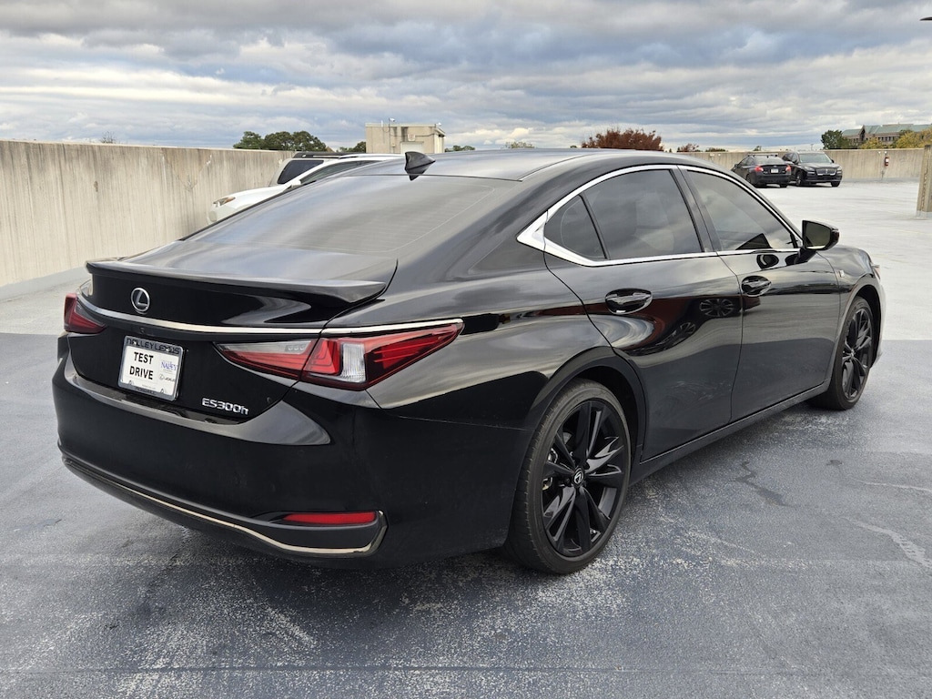 Used 2023 Lexus ES 300h ES 300h F SPORT Handling FWD