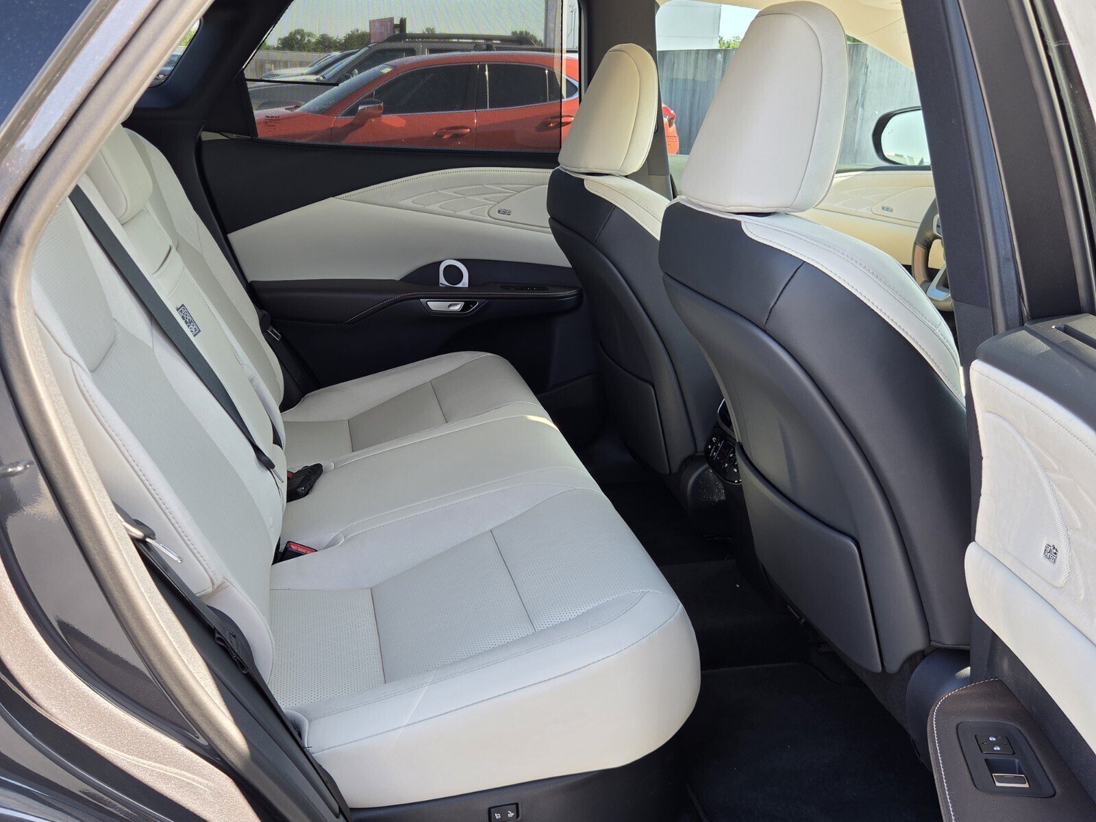 2026 Lexus RX 350 Luxury - Photo 18