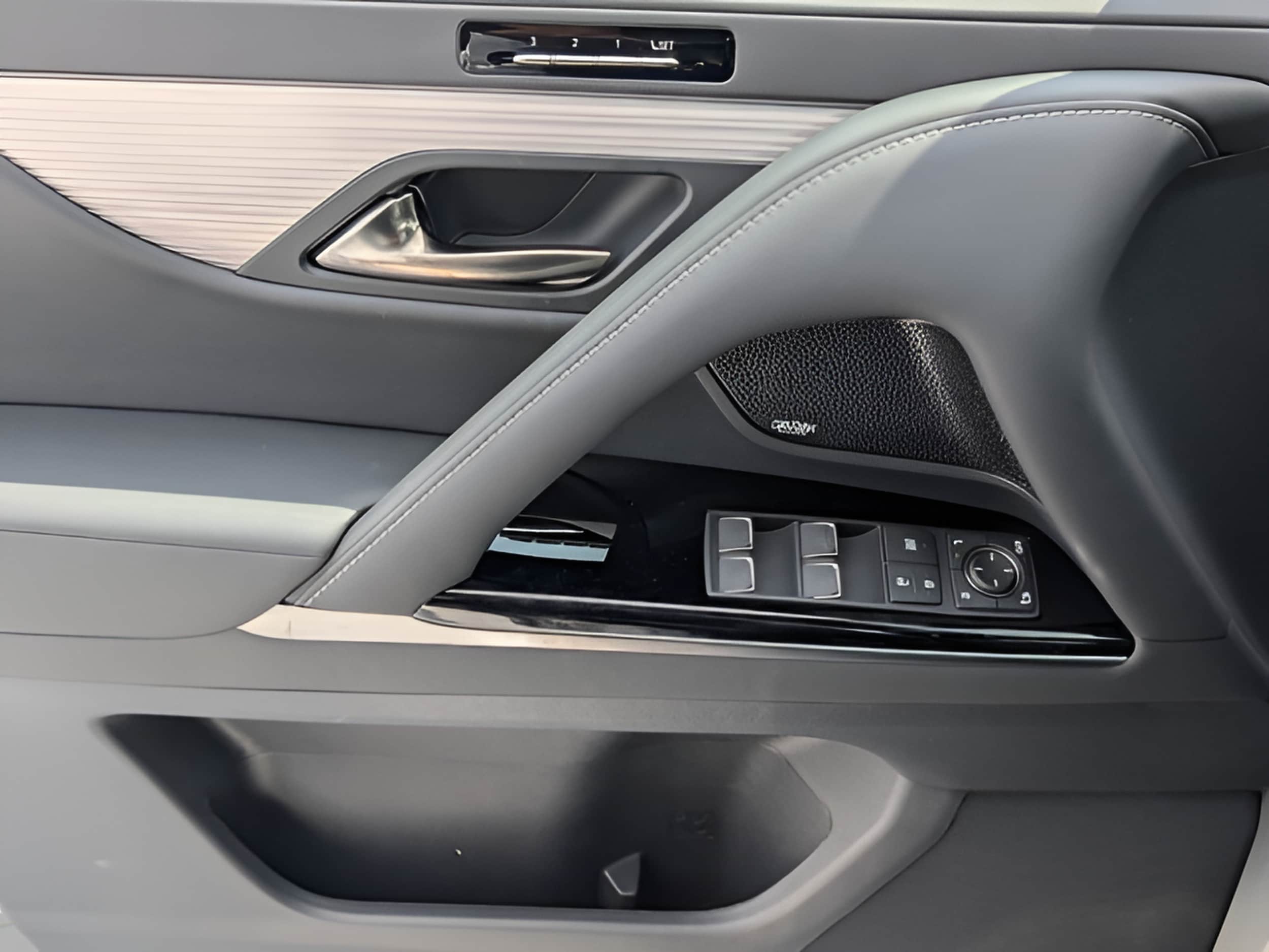 2026 Lexus LX 700h F-Sport - Photo 31