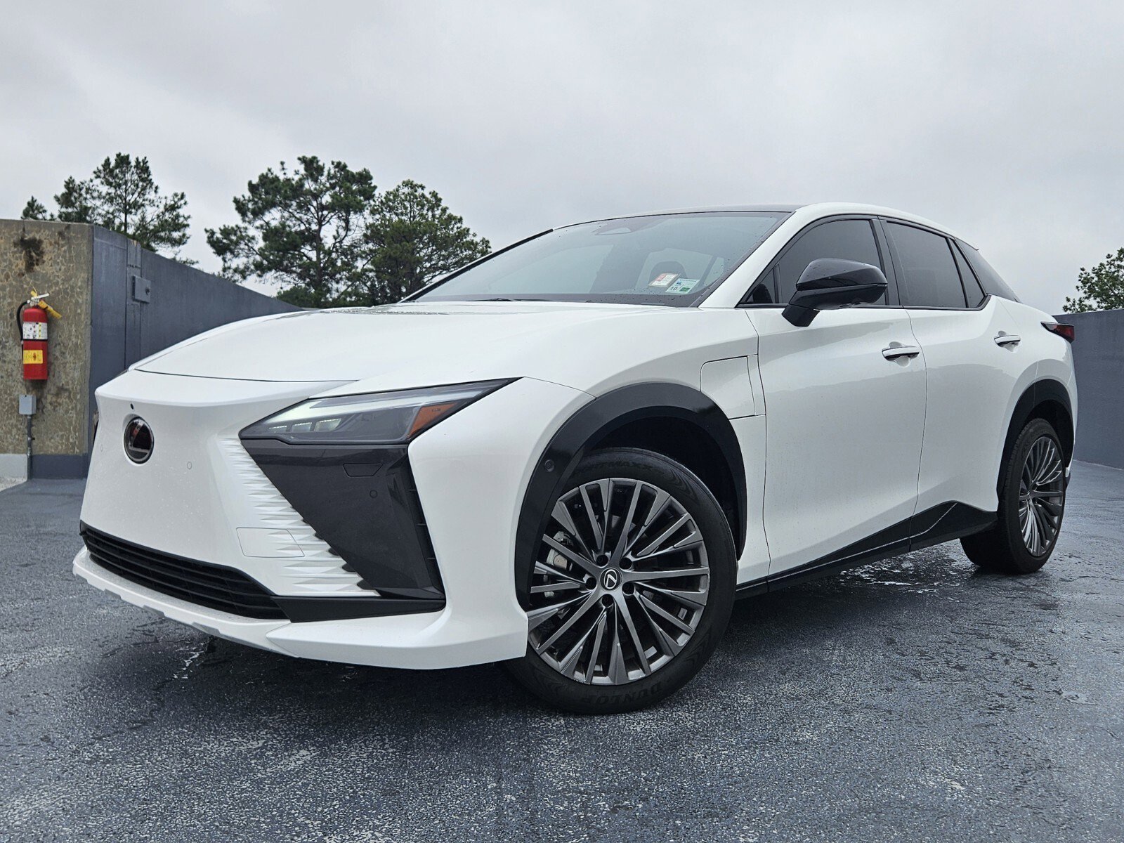2023 Lexus RZ 450e 450e Luxury AWD's photo