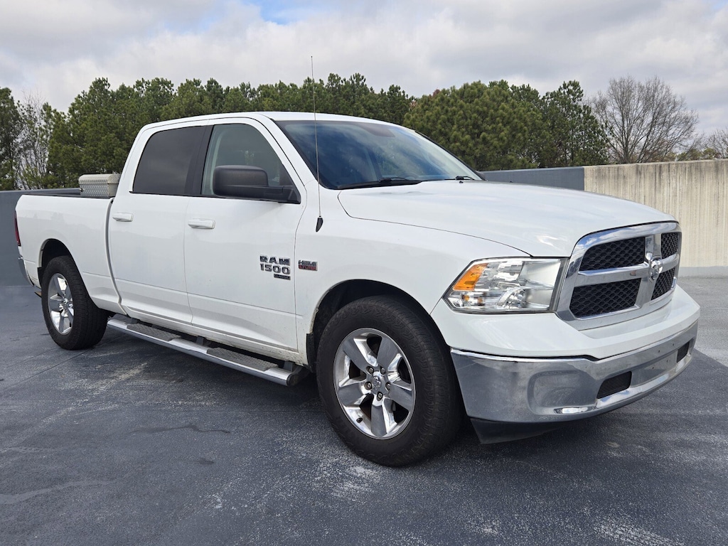 Used 2019 Ram 1500 Classic SLT SLT 4x2 Crew Cab 64 Box