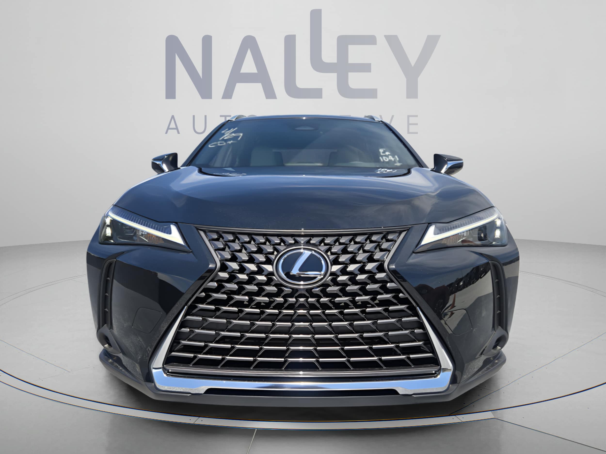 2026 Lexus UX Hybrid 300h - Photo 9