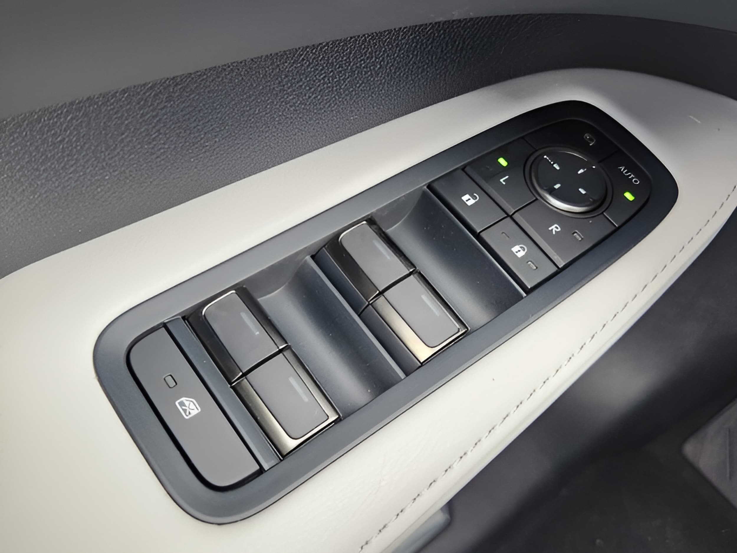 2026 Lexus RX 350h Premium - Photo 30