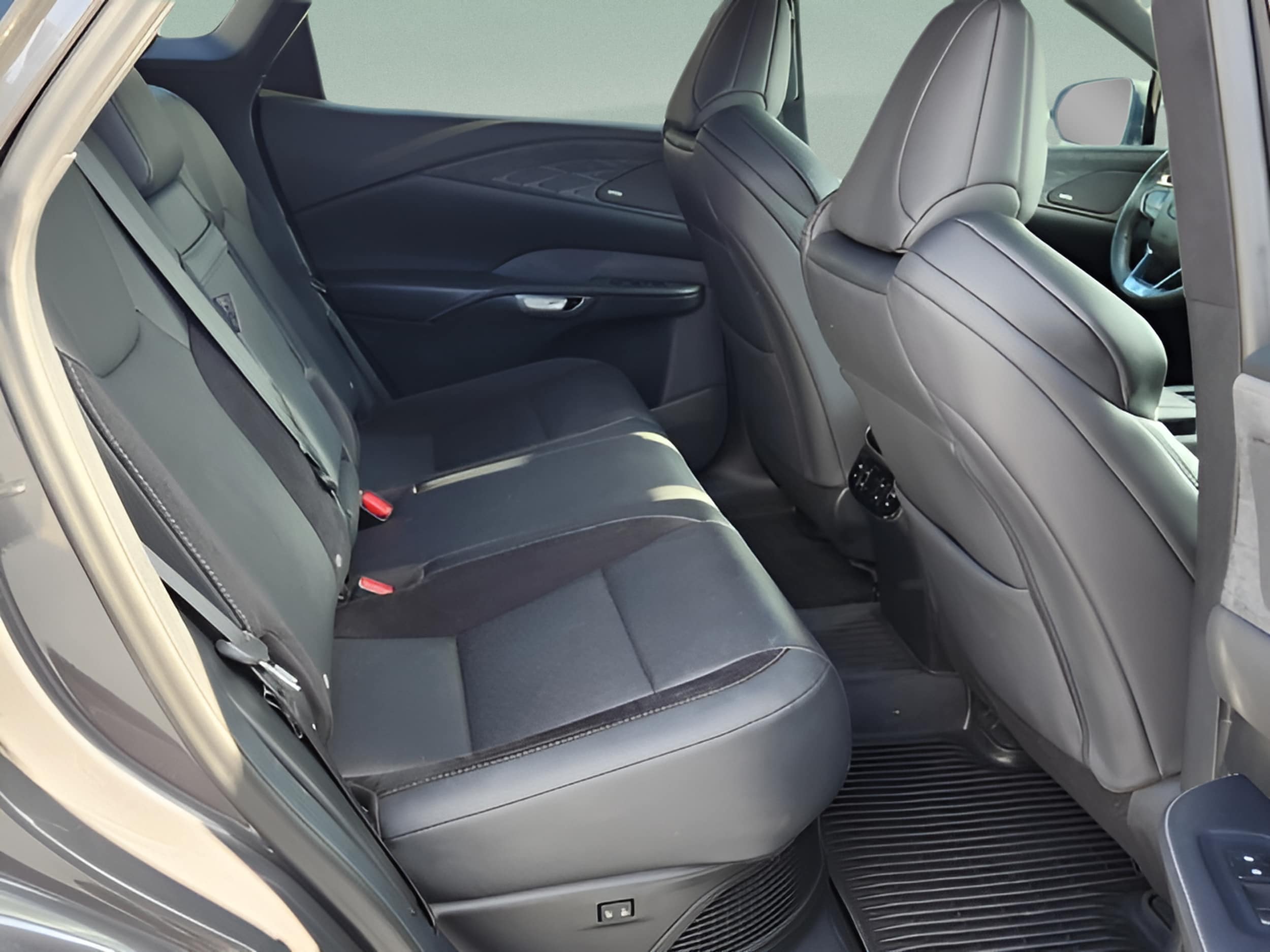 2024 Lexus RX Hybrid 500h - Photo 16