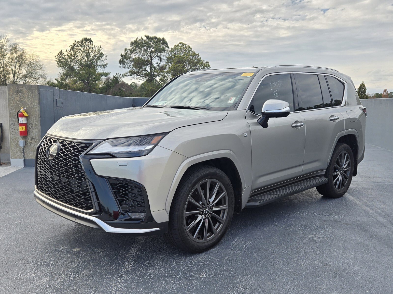 2024 Lexus LX F-Sport's photo