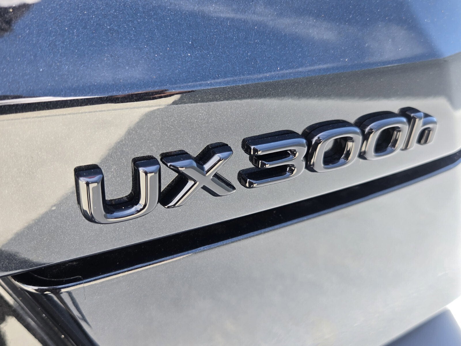 2026 Lexus UX Hybrid 300h - Photo 32