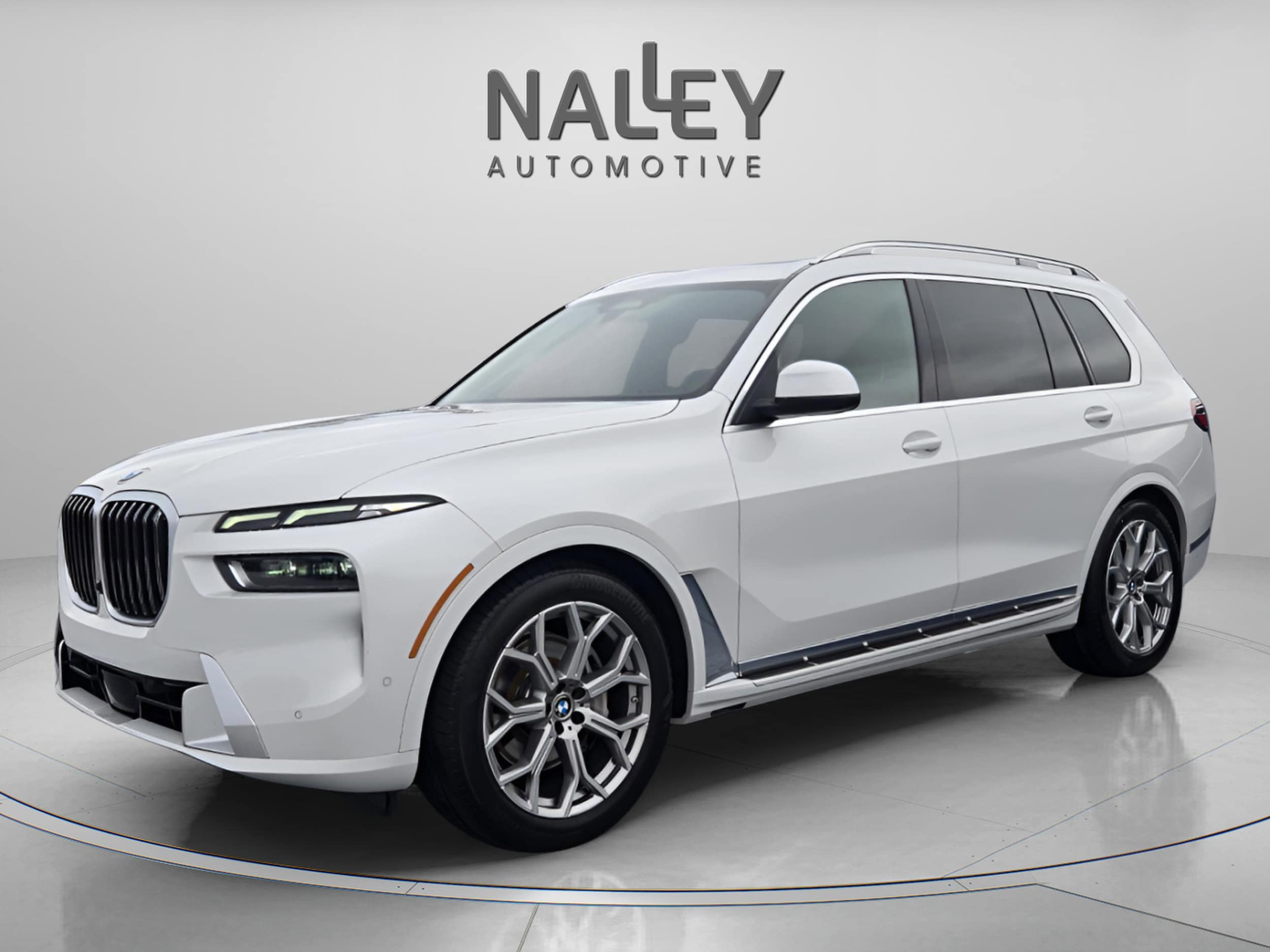 2023 BMW X7 40i's photo