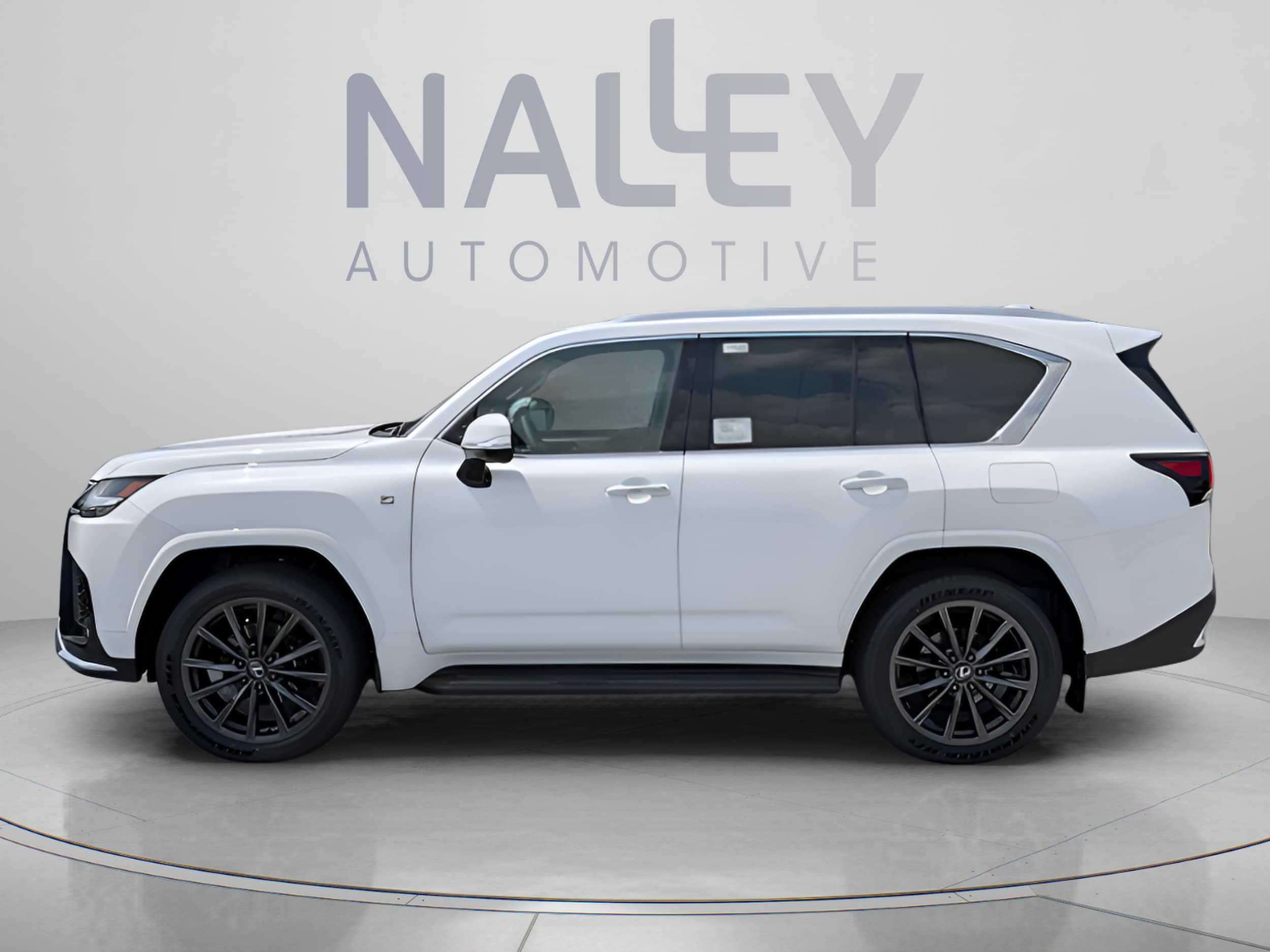 2026 Lexus LX 700h F-Sport - Photo 2