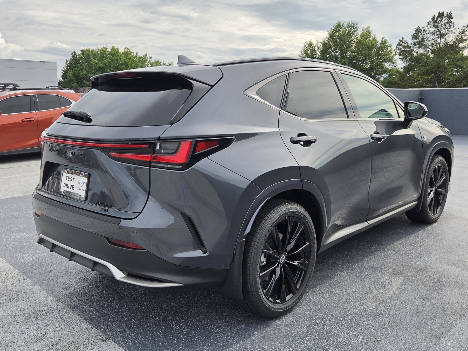 2026 Lexus NX 350 F-Sport - Photo 6