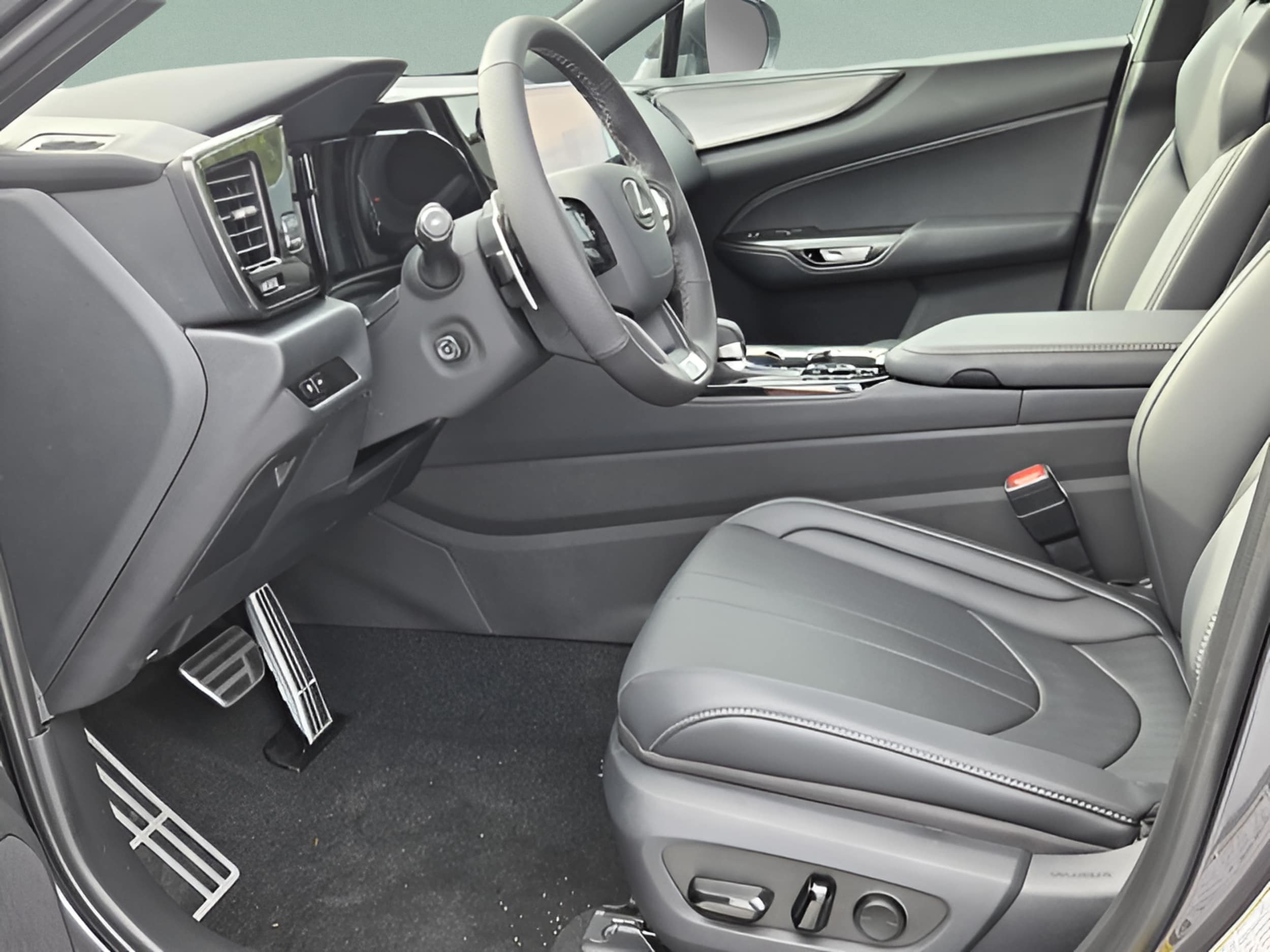 2026 Lexus NX 350 F-Sport - Photo 30