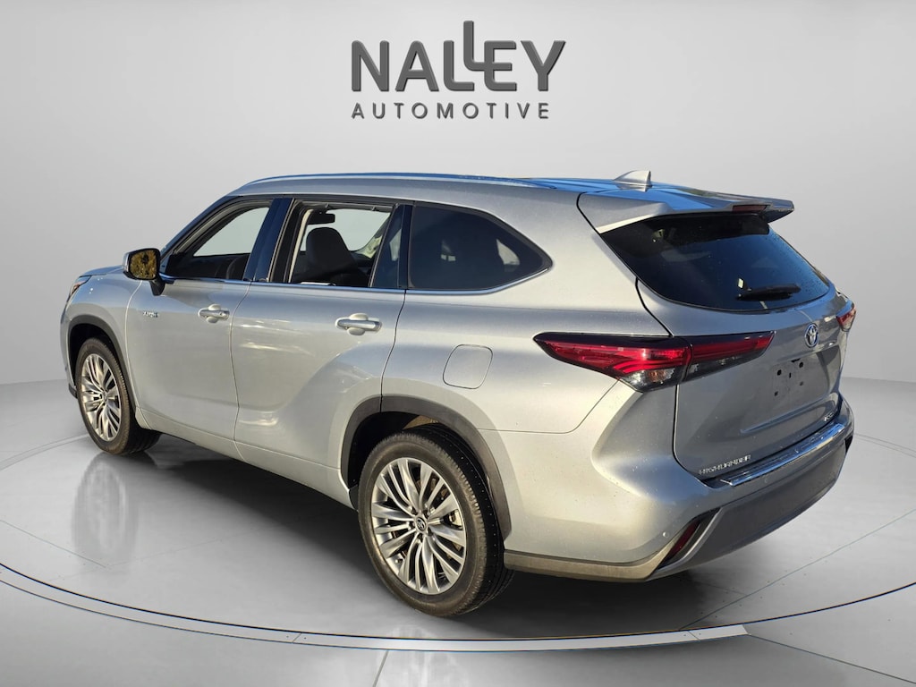 Used 2021 Toyota Highlander Hybrid Platinum SUV