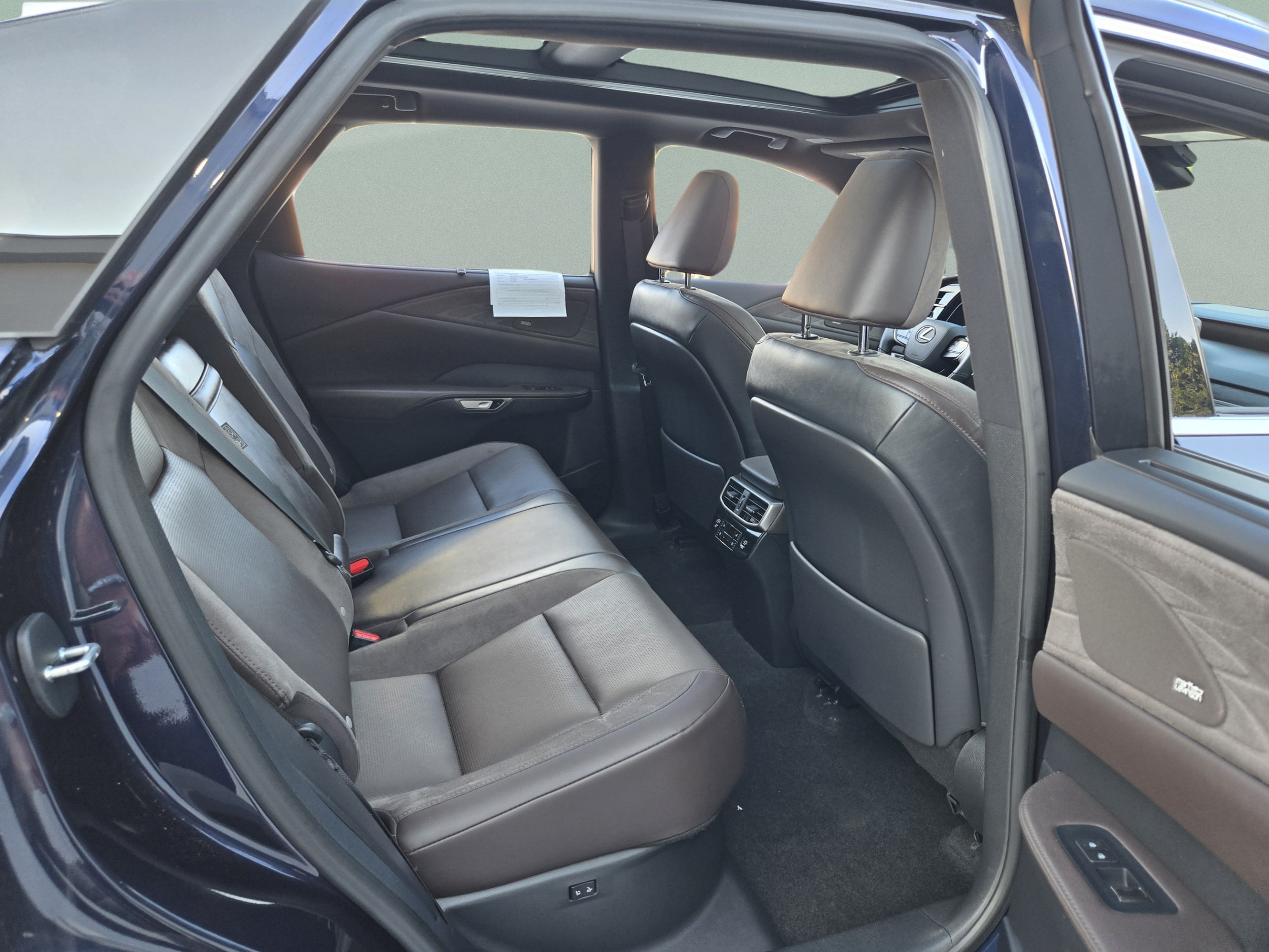 2023 Lexus RX 350 - Photo 23