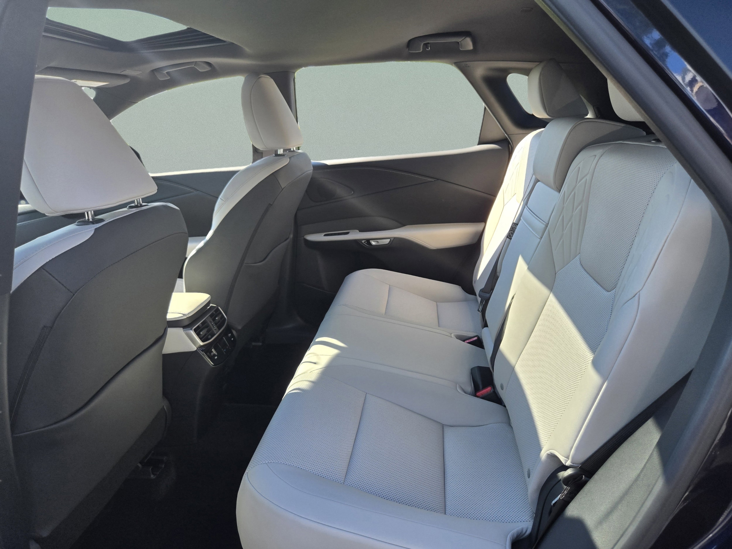 2024 Lexus RX 350 - Photo 19