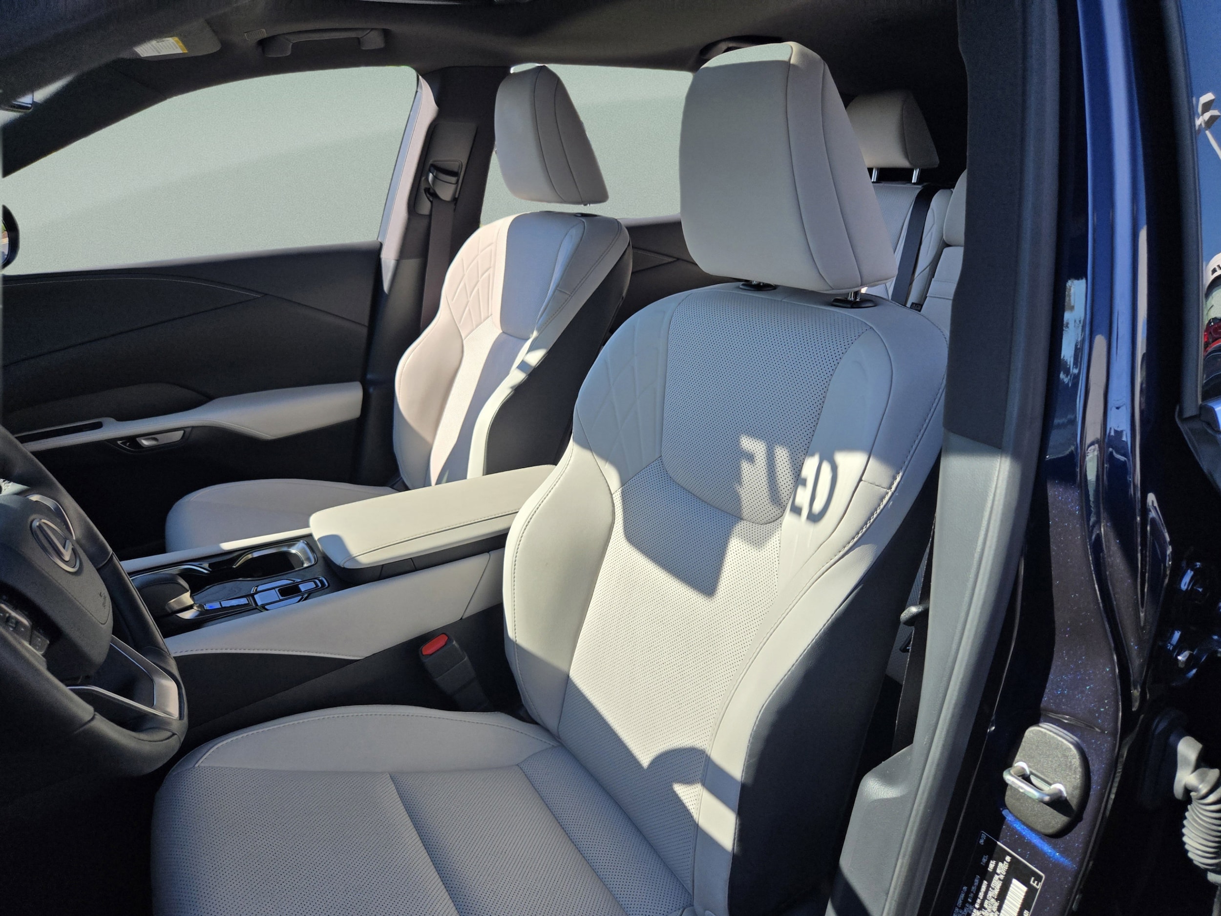 2024 Lexus RX 350 - Photo 28