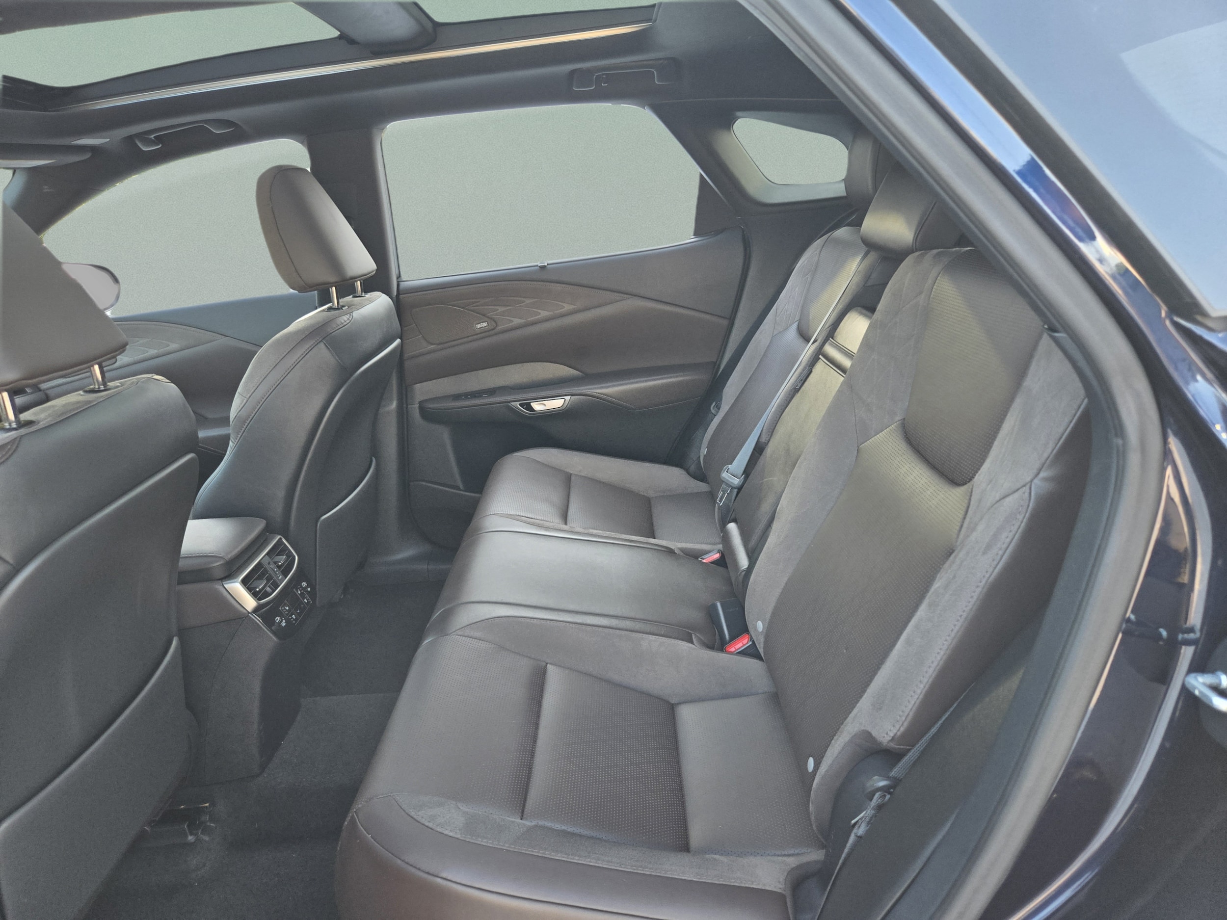 2023 Lexus RX 350 - Photo 19