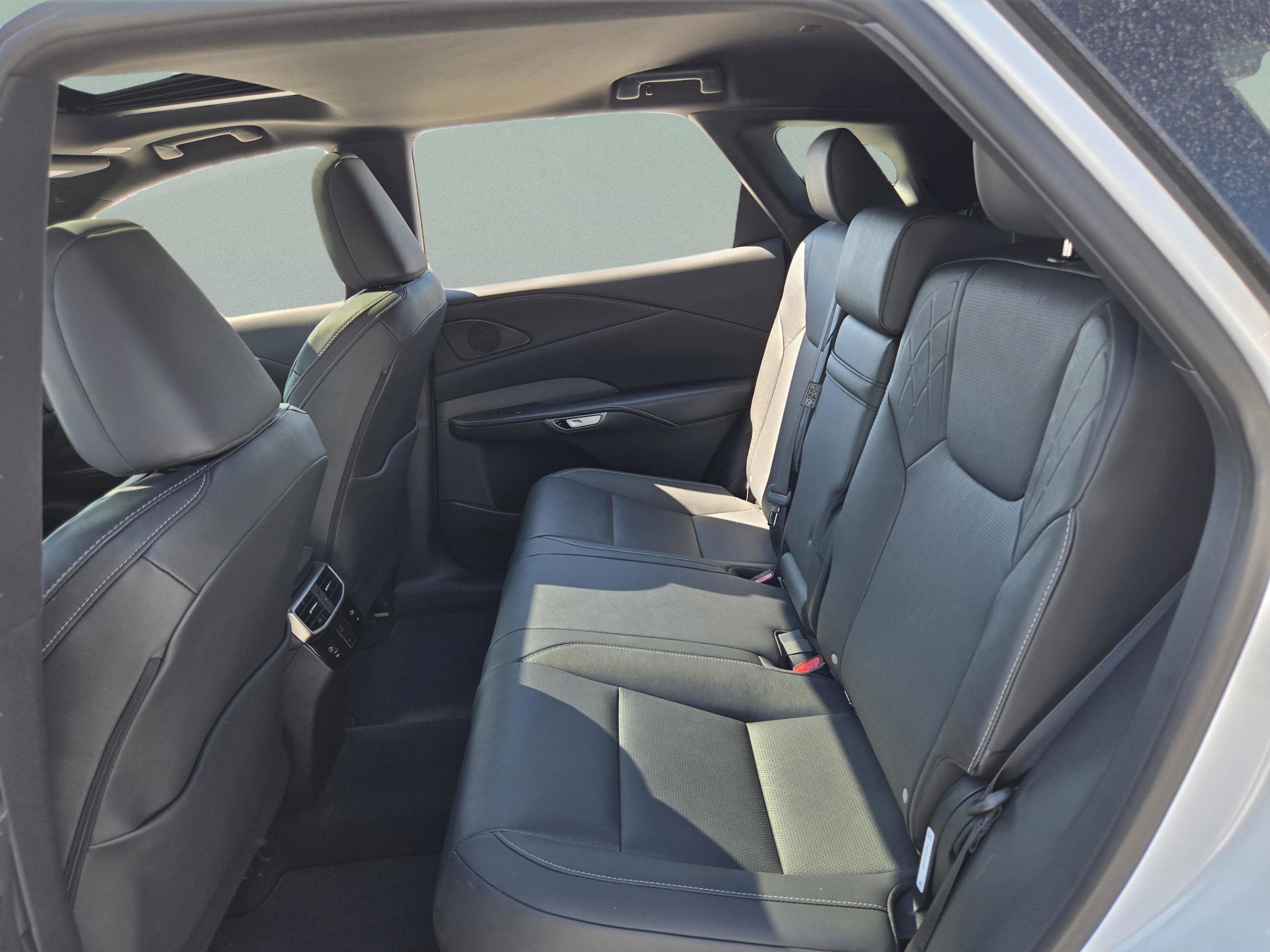 2024 Lexus RX 350 - Photo 17