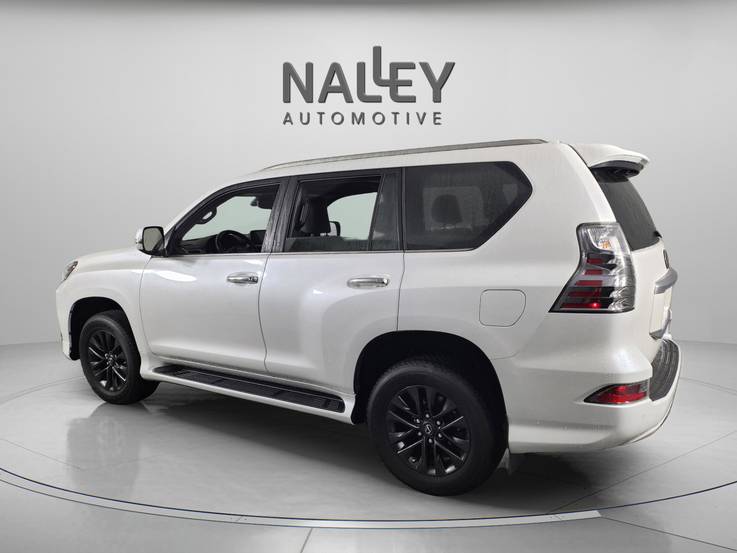 2023 Lexus GX 460 photo 2