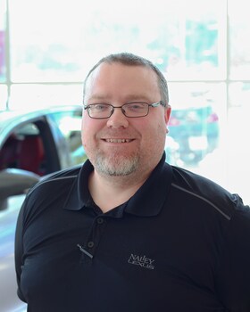 Staff member Chris Anderson from ID_b4cbf0b3bc04