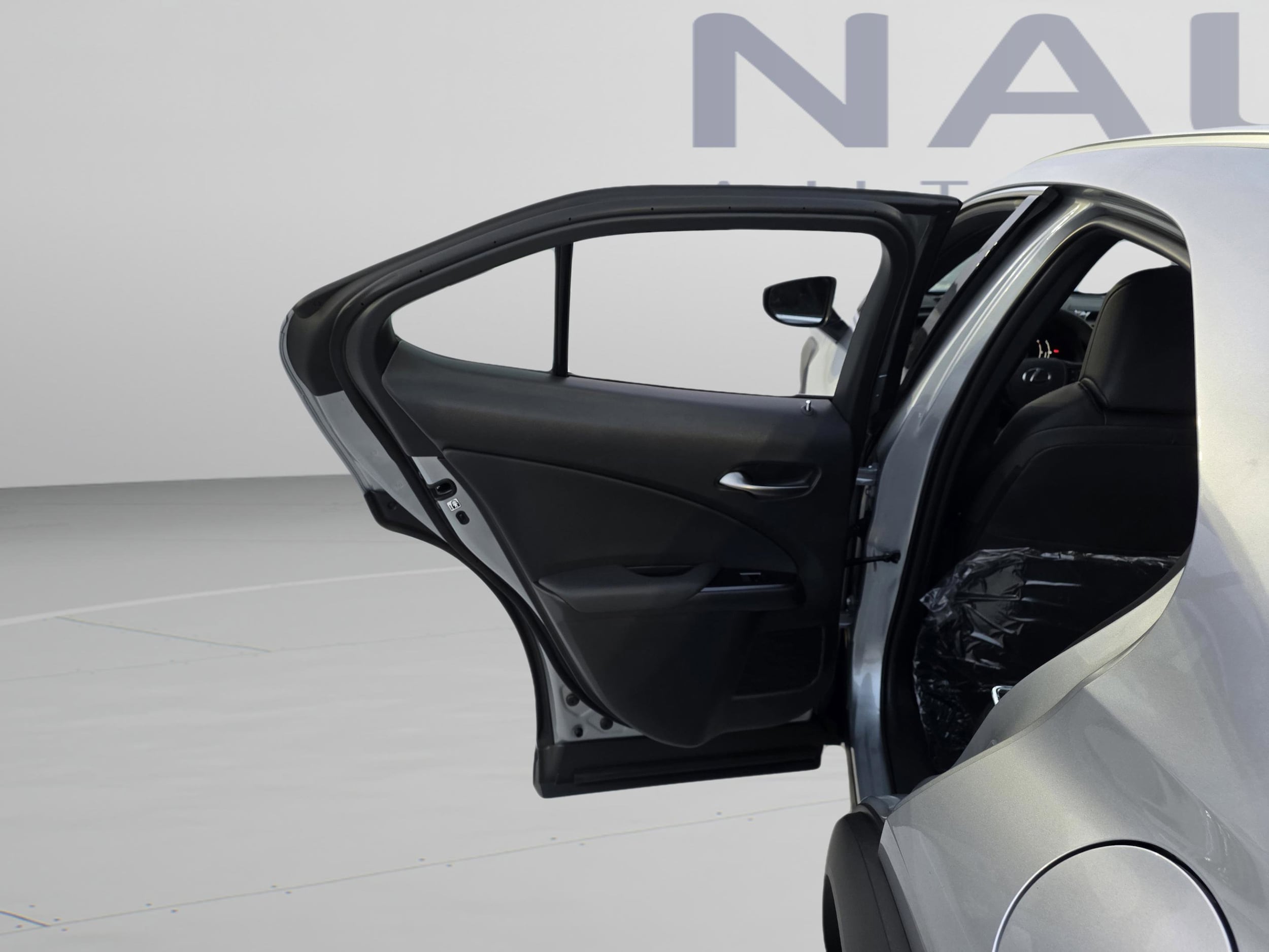2026 Lexus UX Hybrid 300h - Photo 20