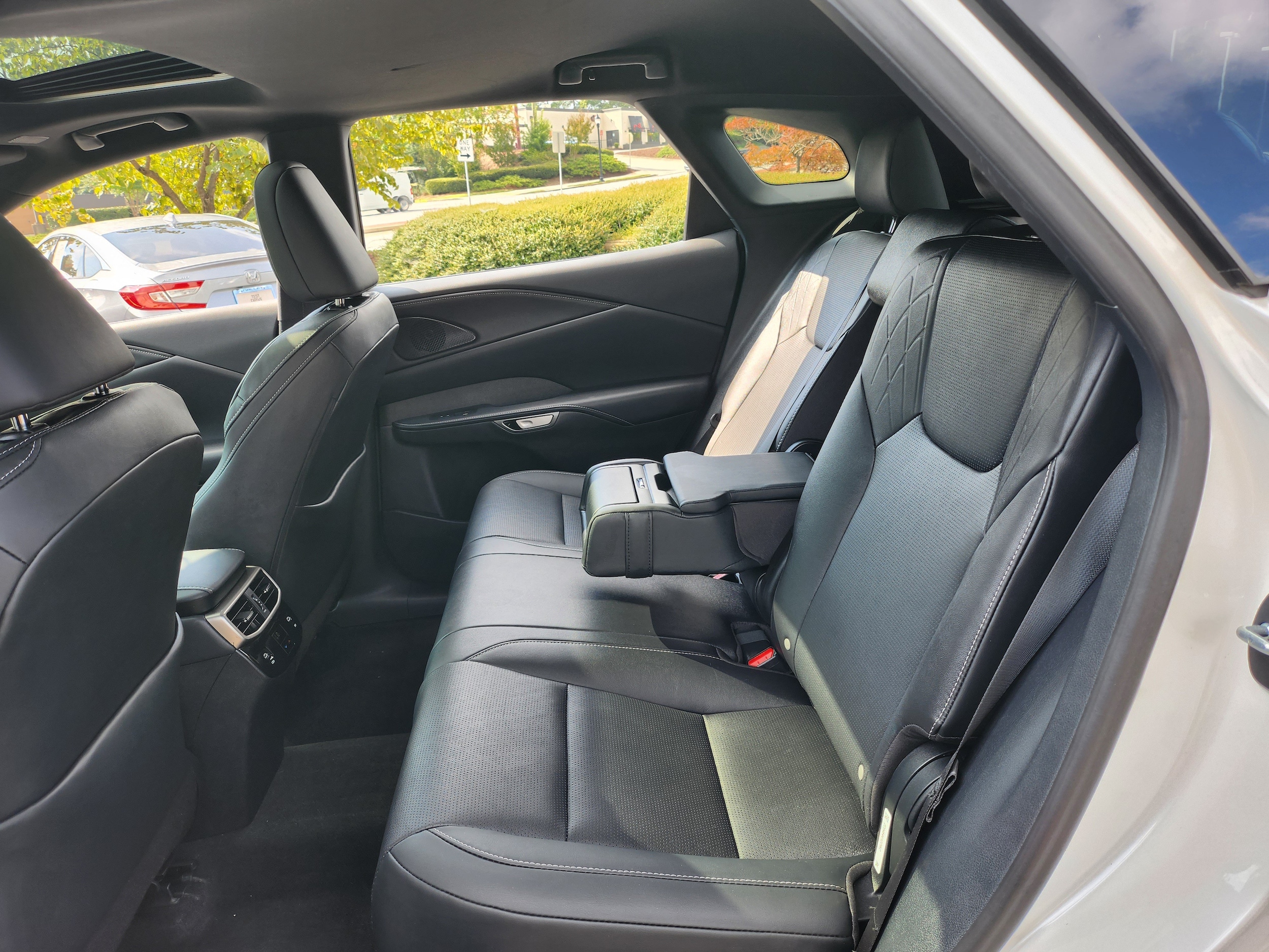 2024 Lexus RX Hybrid 350h - Photo 28