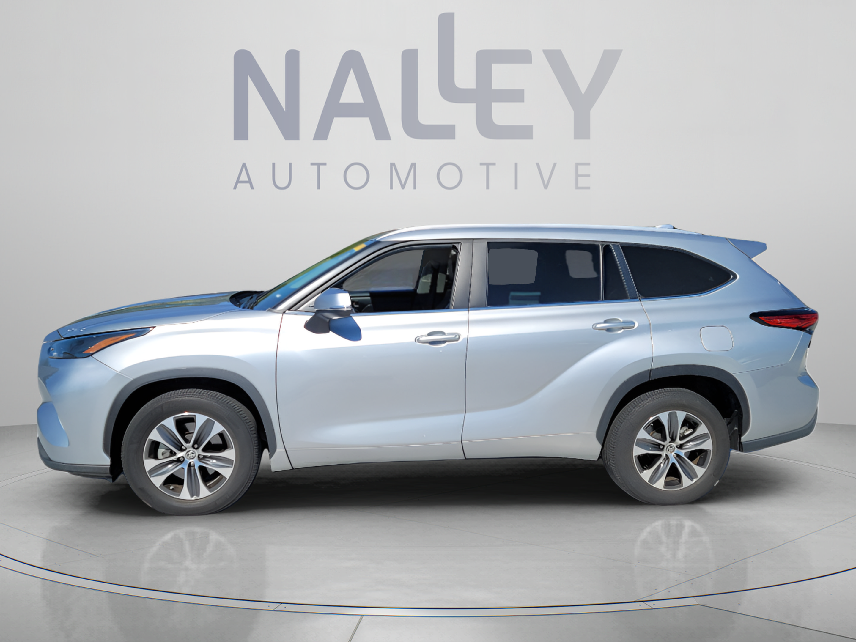 Used 2023 Toyota Highlander L