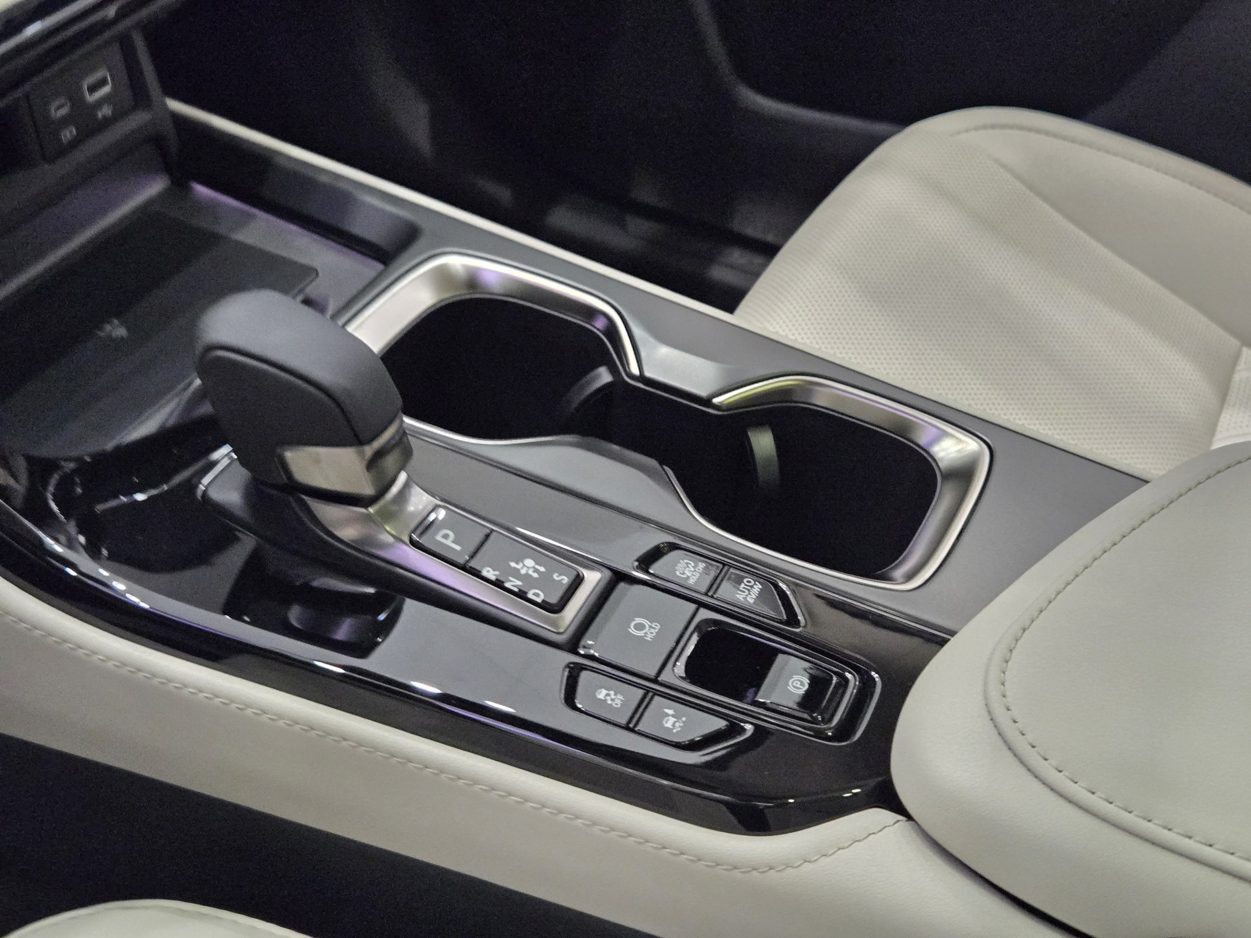 2026 Lexus NX 450h+ Luxury - Photo 16