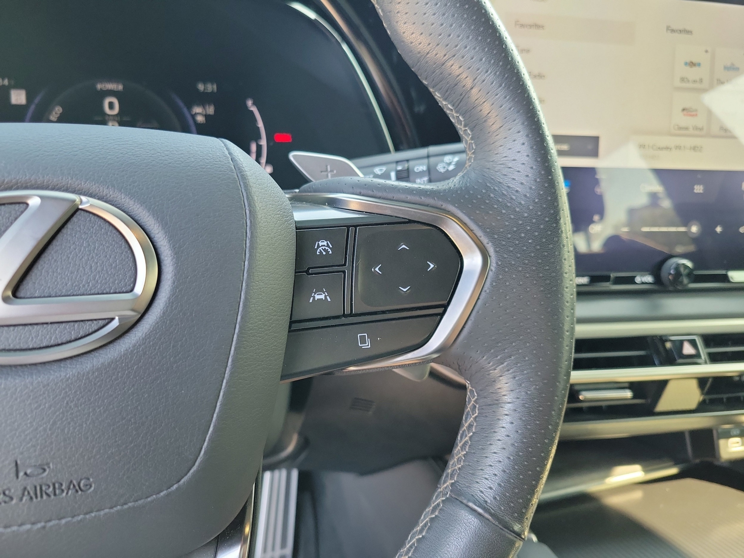 2023 Lexus RX Hybrid 500h - Photo 15