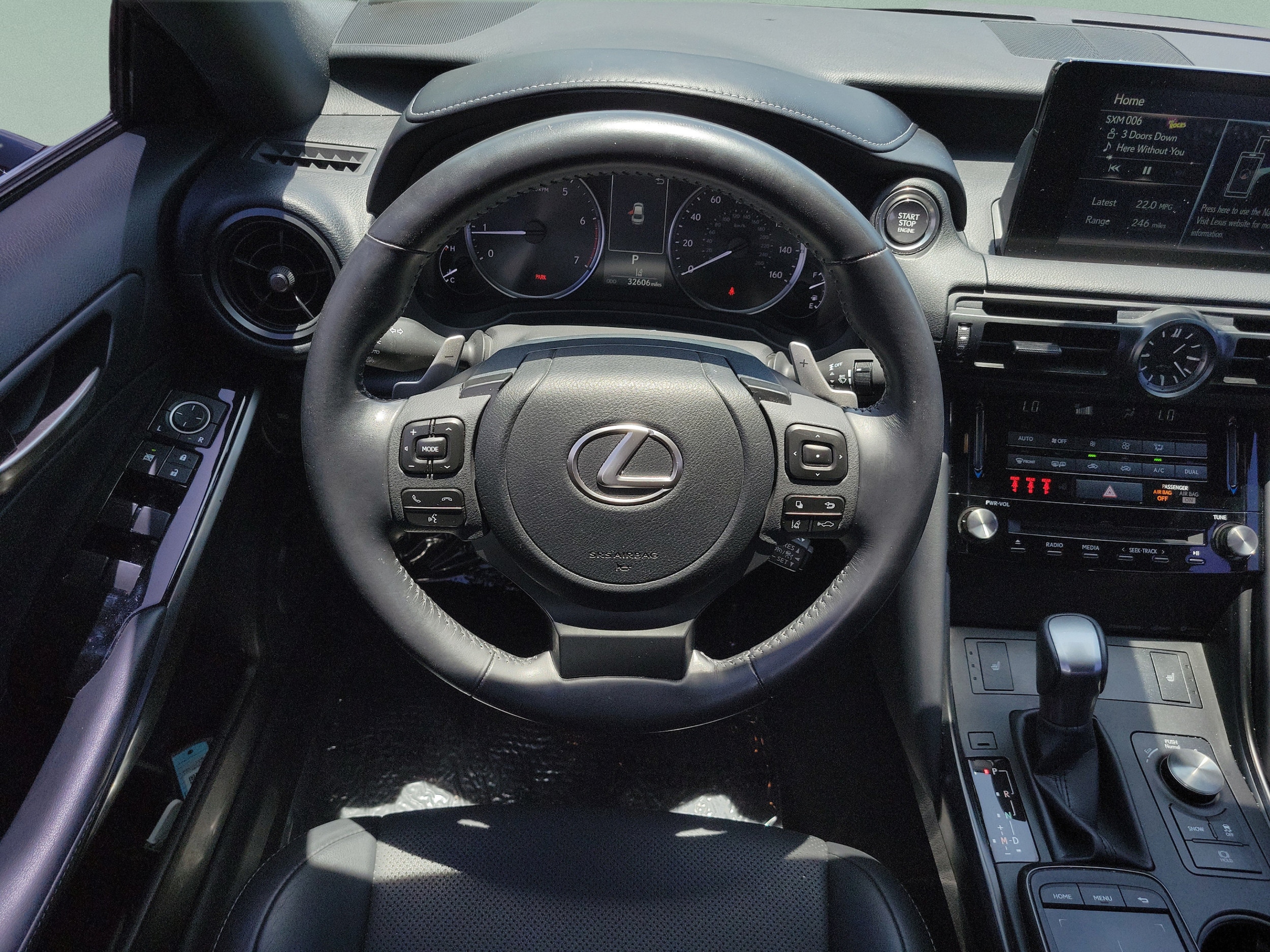 2024 Lexus IS 300 - Photo 13