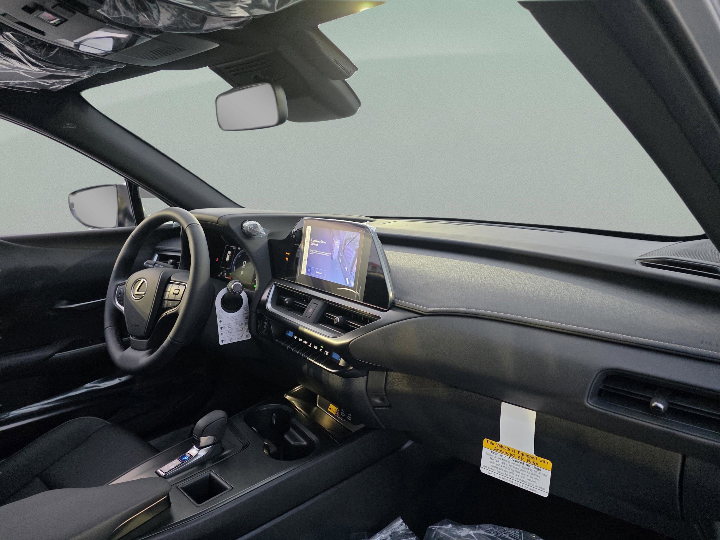 2026 Lexus UX Hybrid 300h - Photo 27