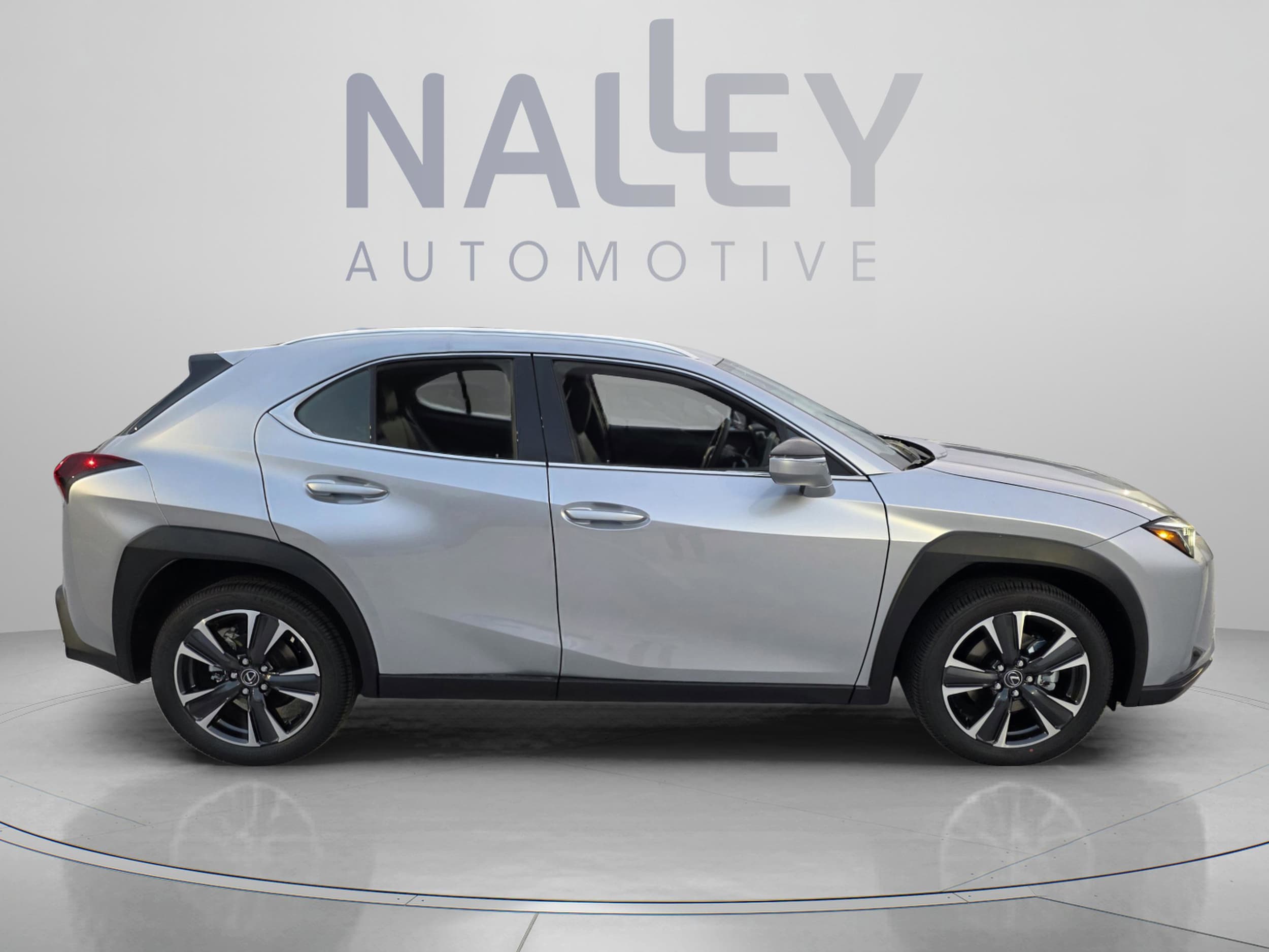 2026 Lexus UX Hybrid 300h - Photo 6