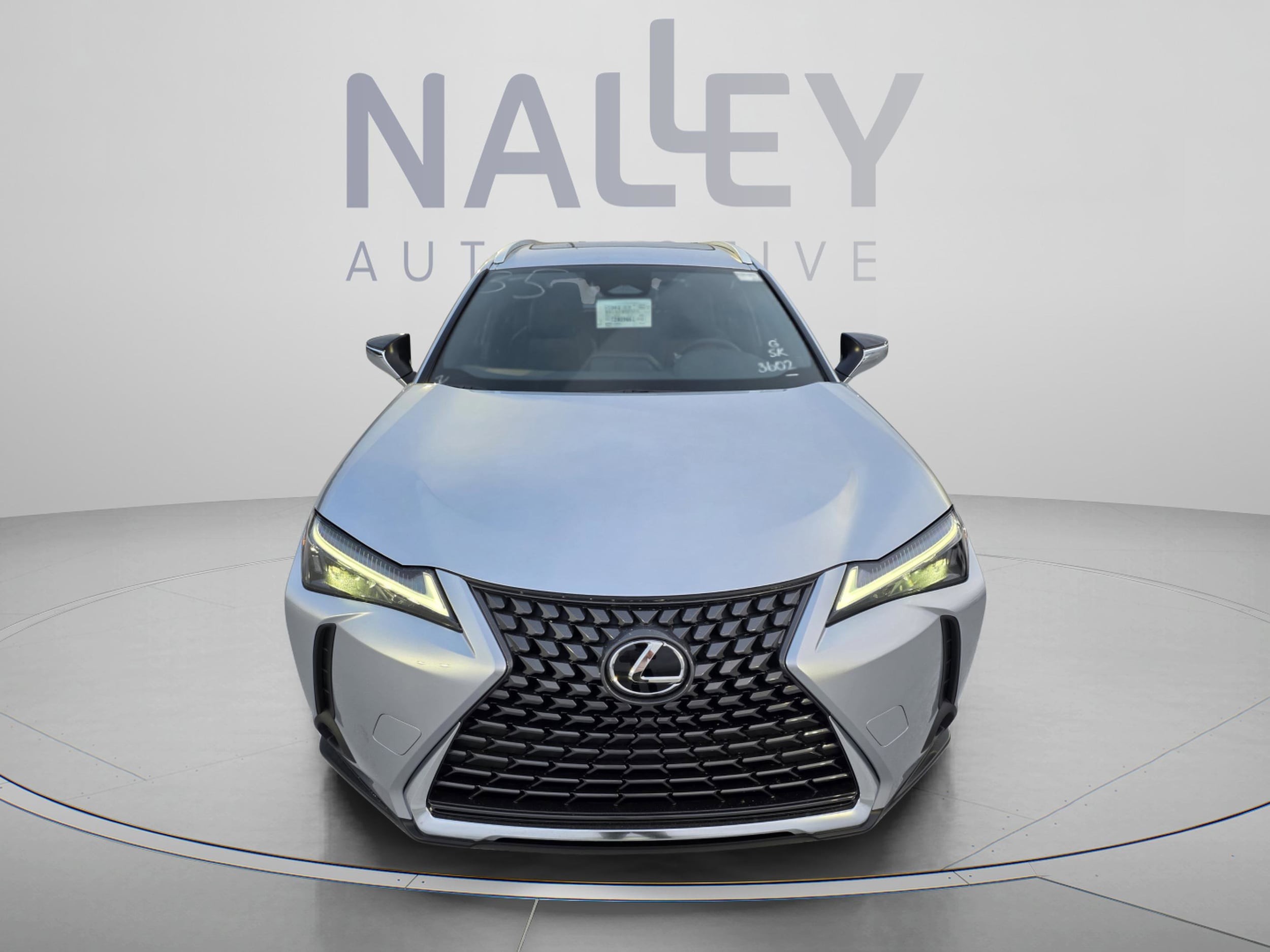 2026 Lexus UX Hybrid 300h - Photo 8