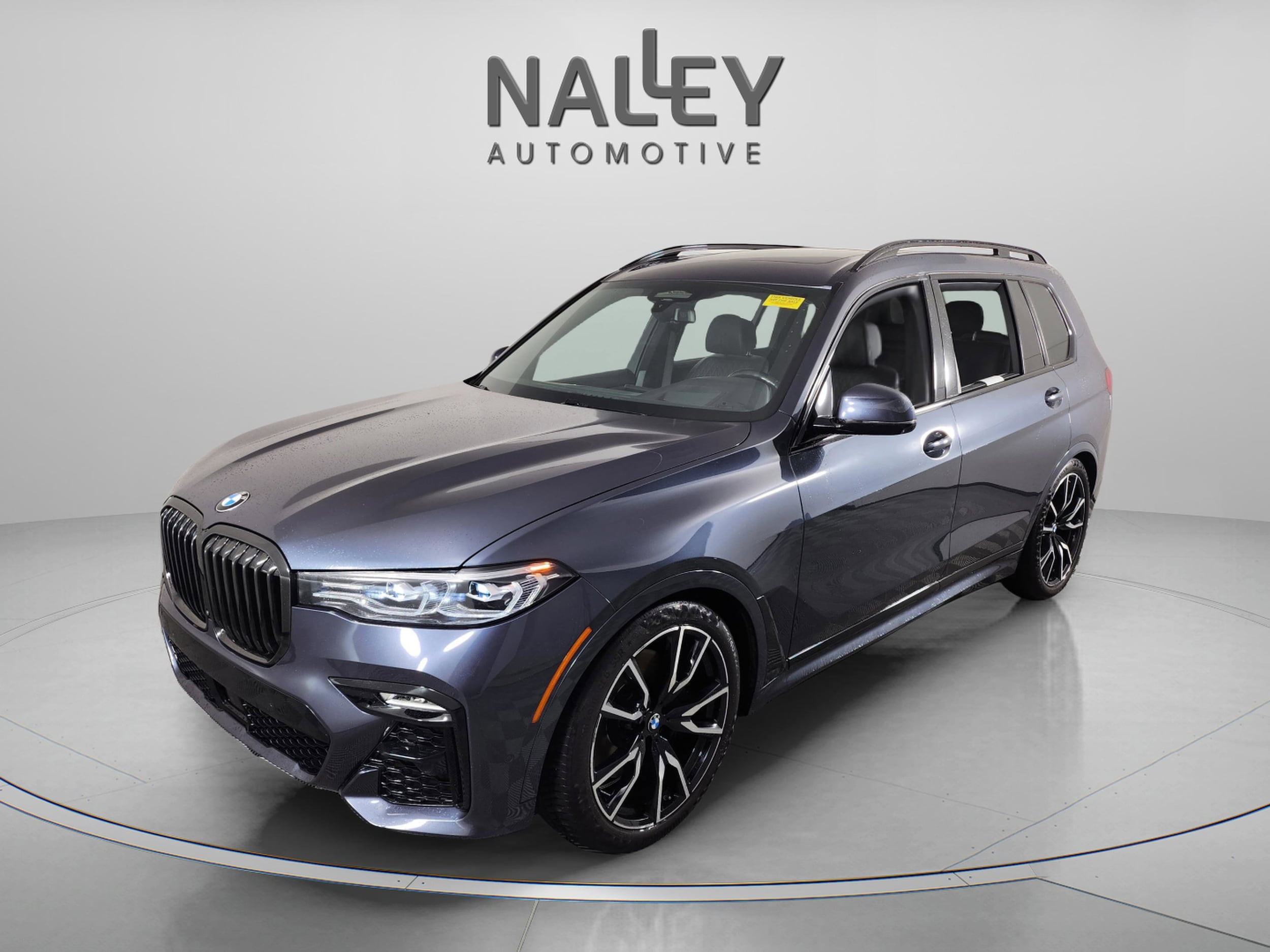2022 BMW X7 40i's photo