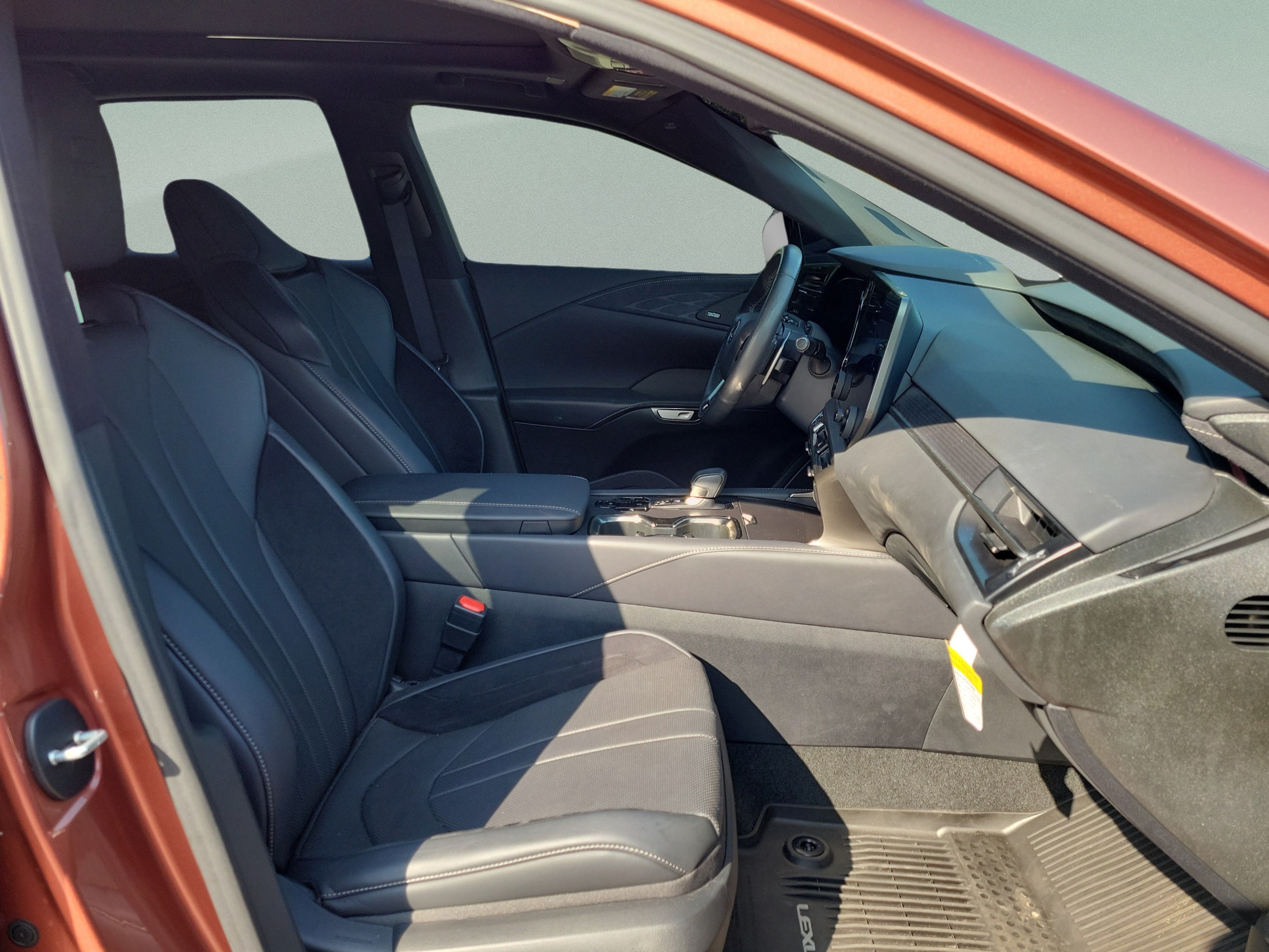 2023 Lexus RX Hybrid 500h - Photo 29