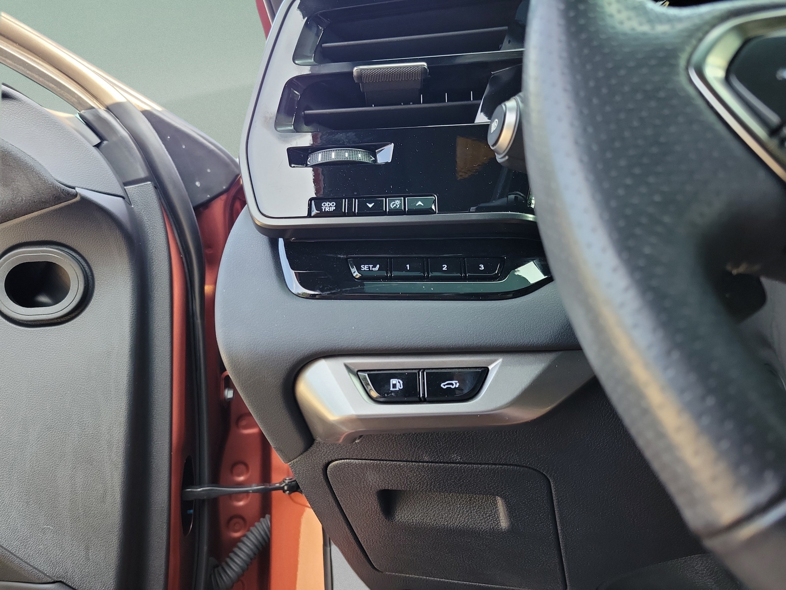 2023 Lexus RX Hybrid 500h - Photo 12