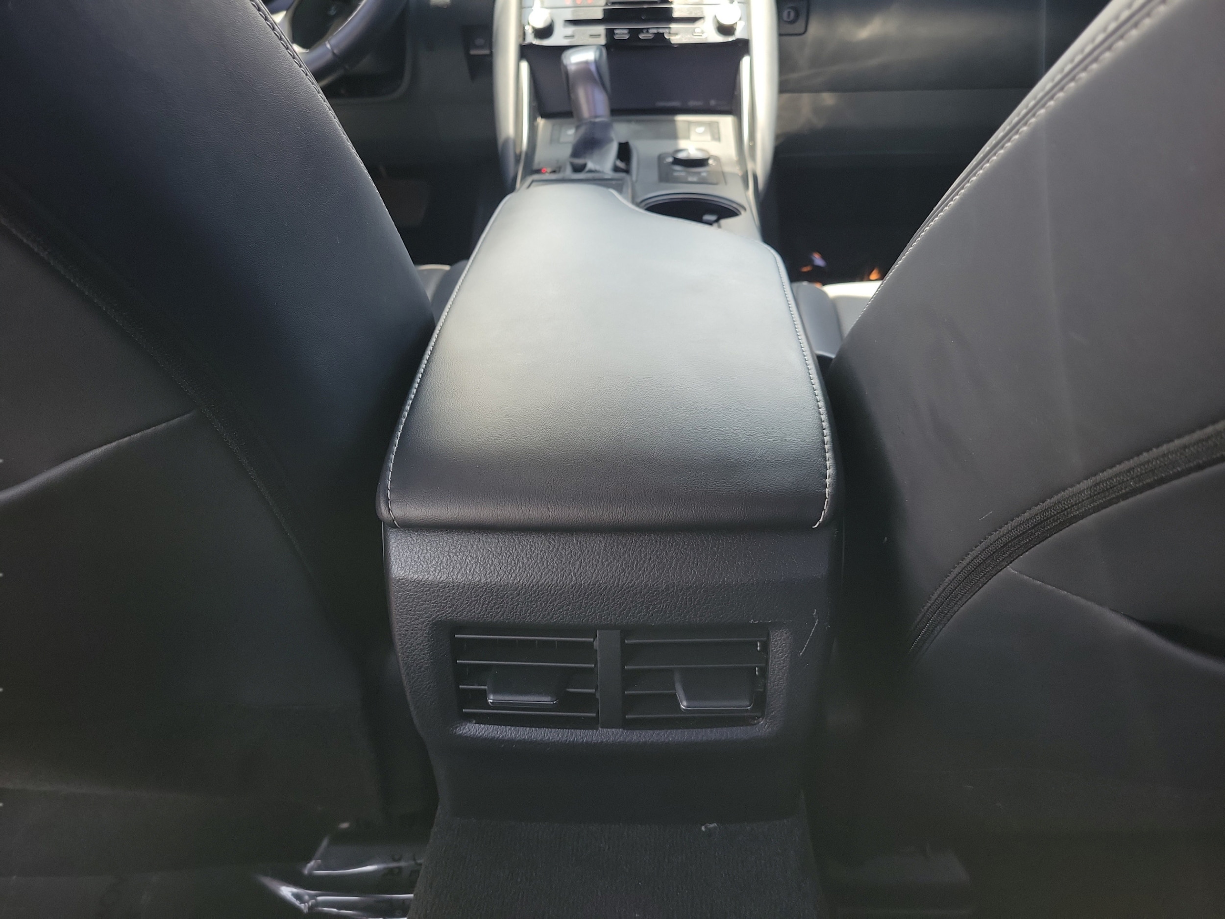 2024 Lexus IS 300 - Photo 11