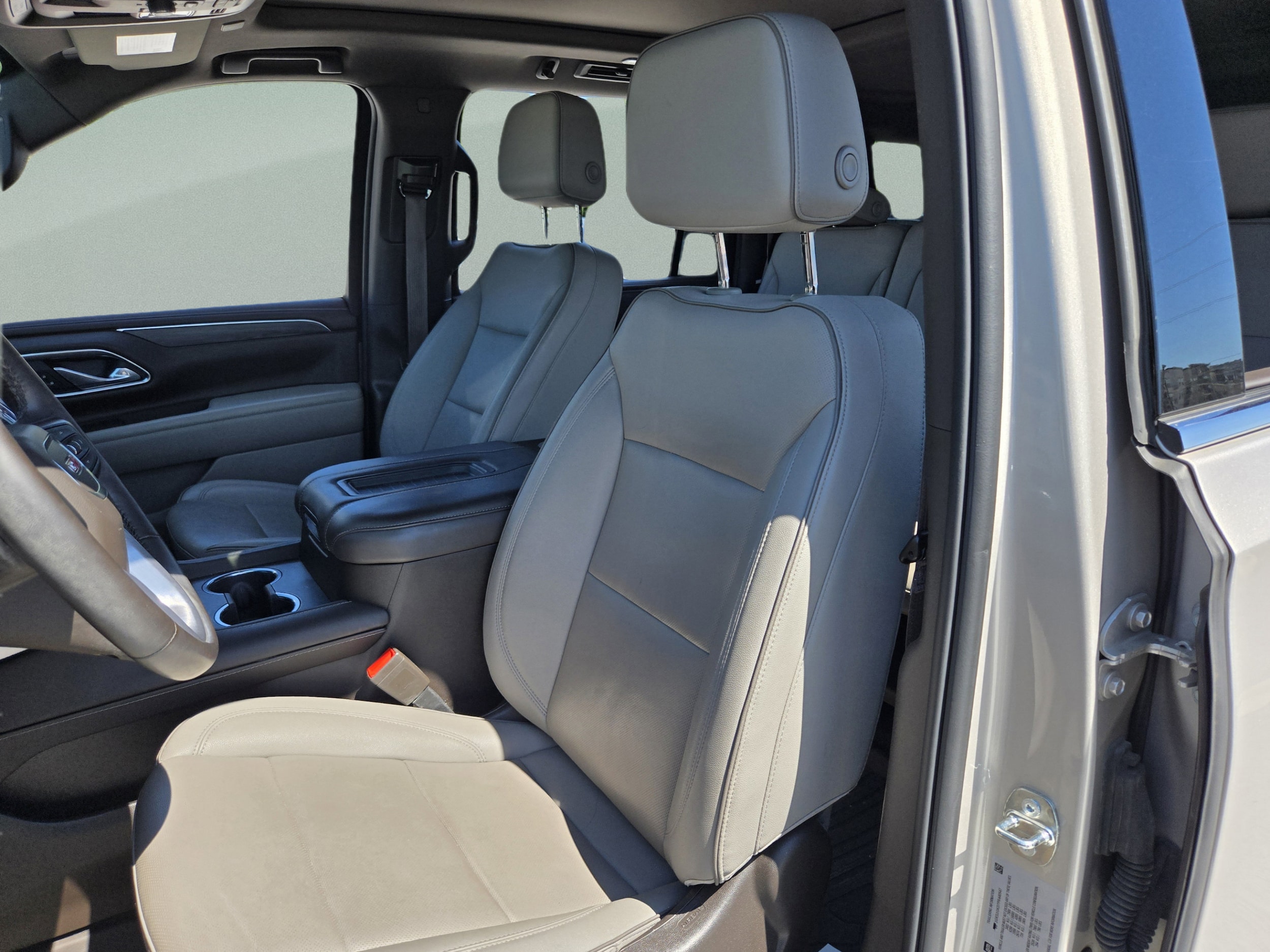 2023 GMC Yukon XL SLT - Photo 14