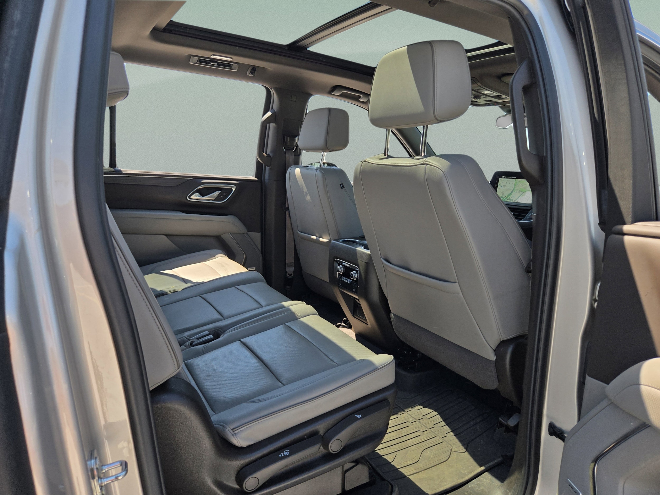 2023 GMC Yukon XL SLT - Photo 25