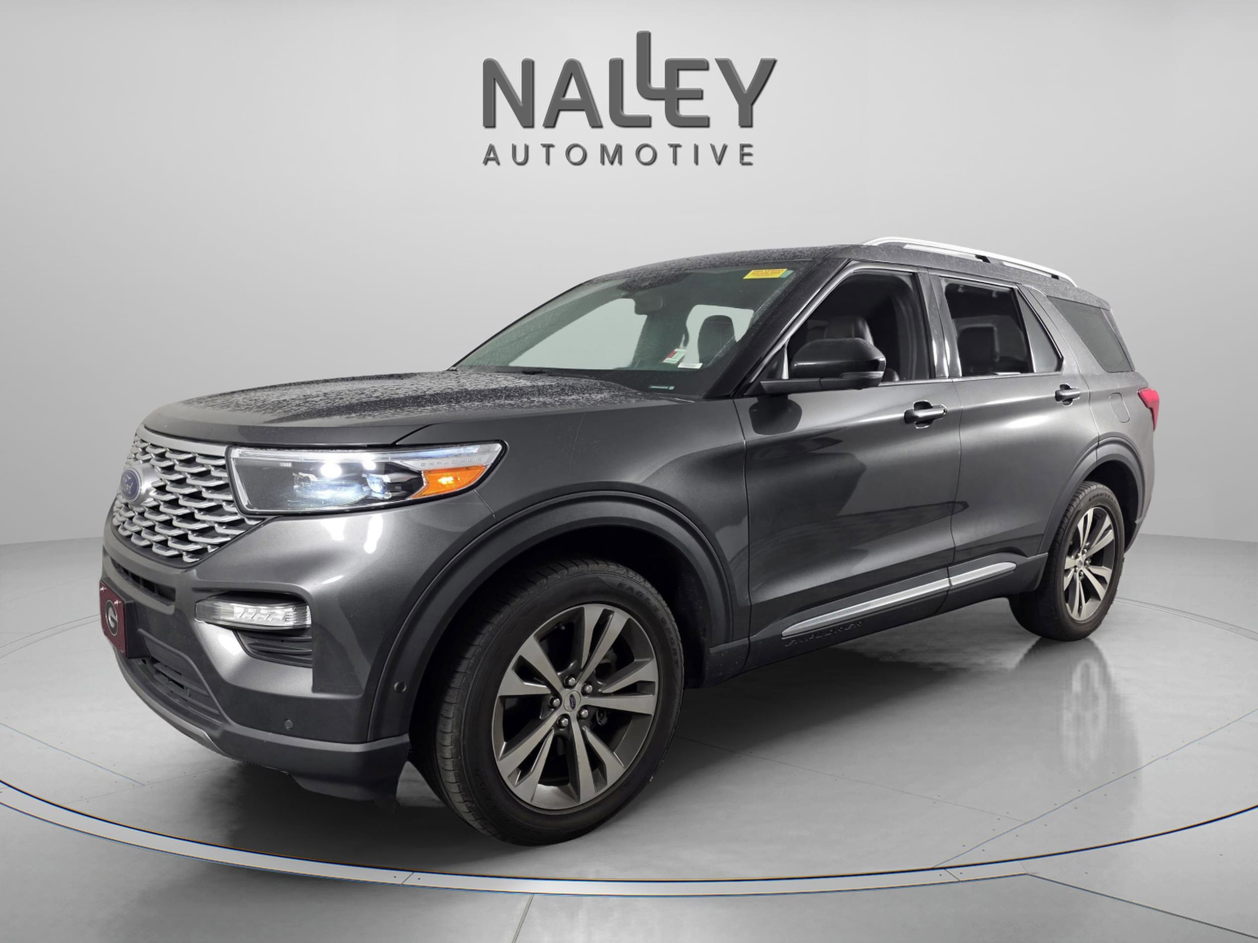 2020 Ford Explorer Platinum's photo