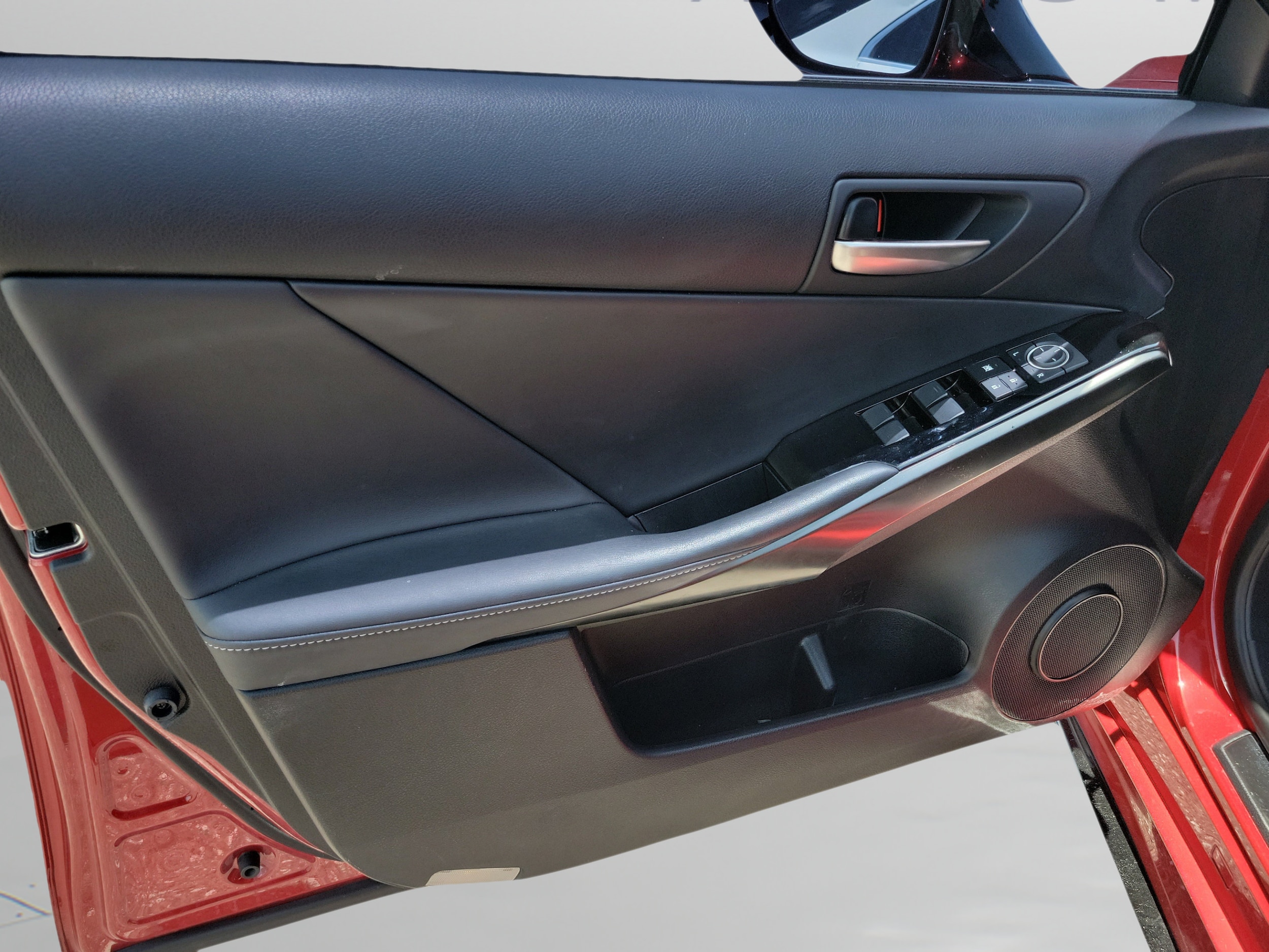 2024 Lexus IS 300 - Photo 16
