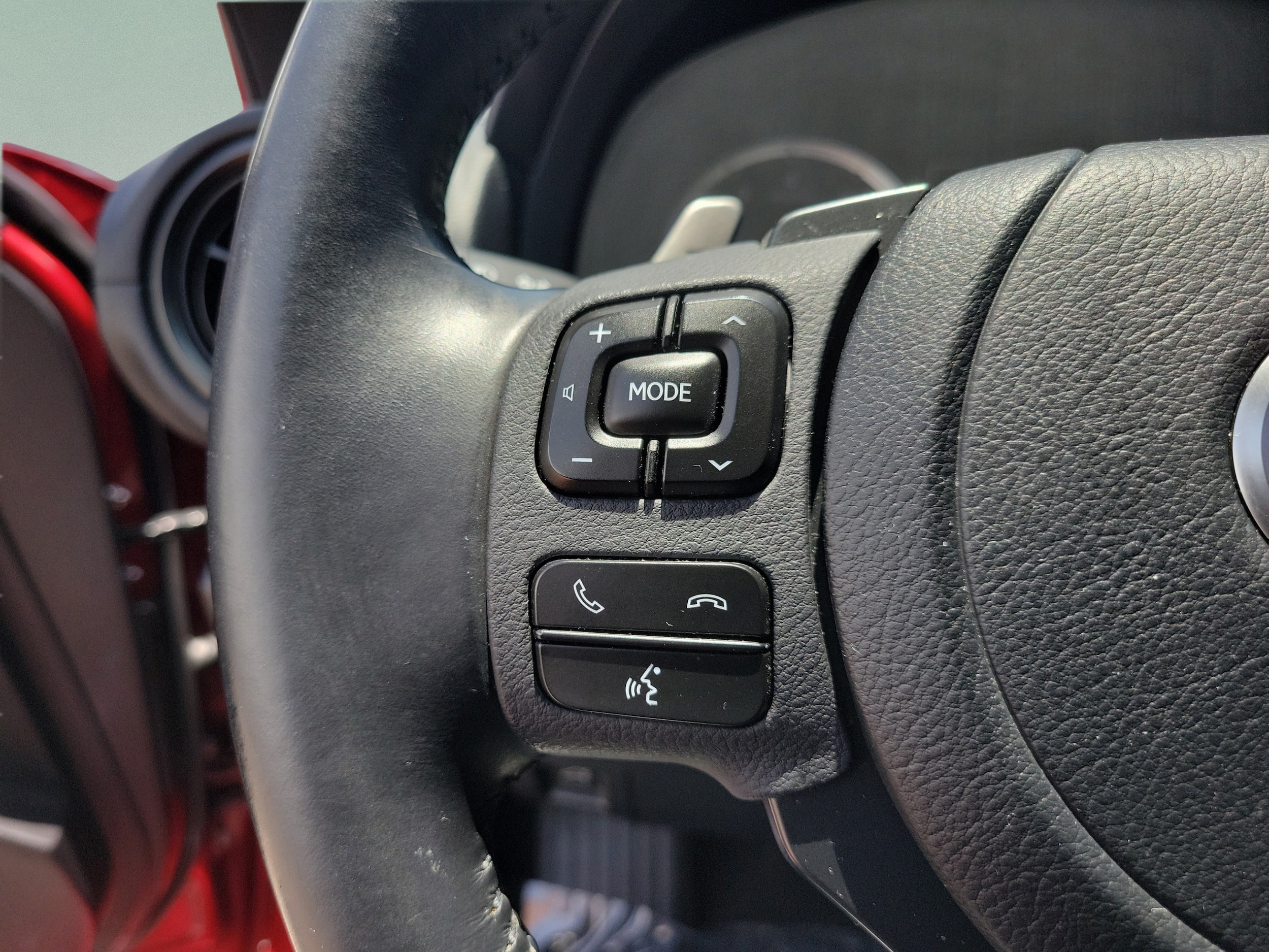 2024 Lexus IS 300 - Photo 25