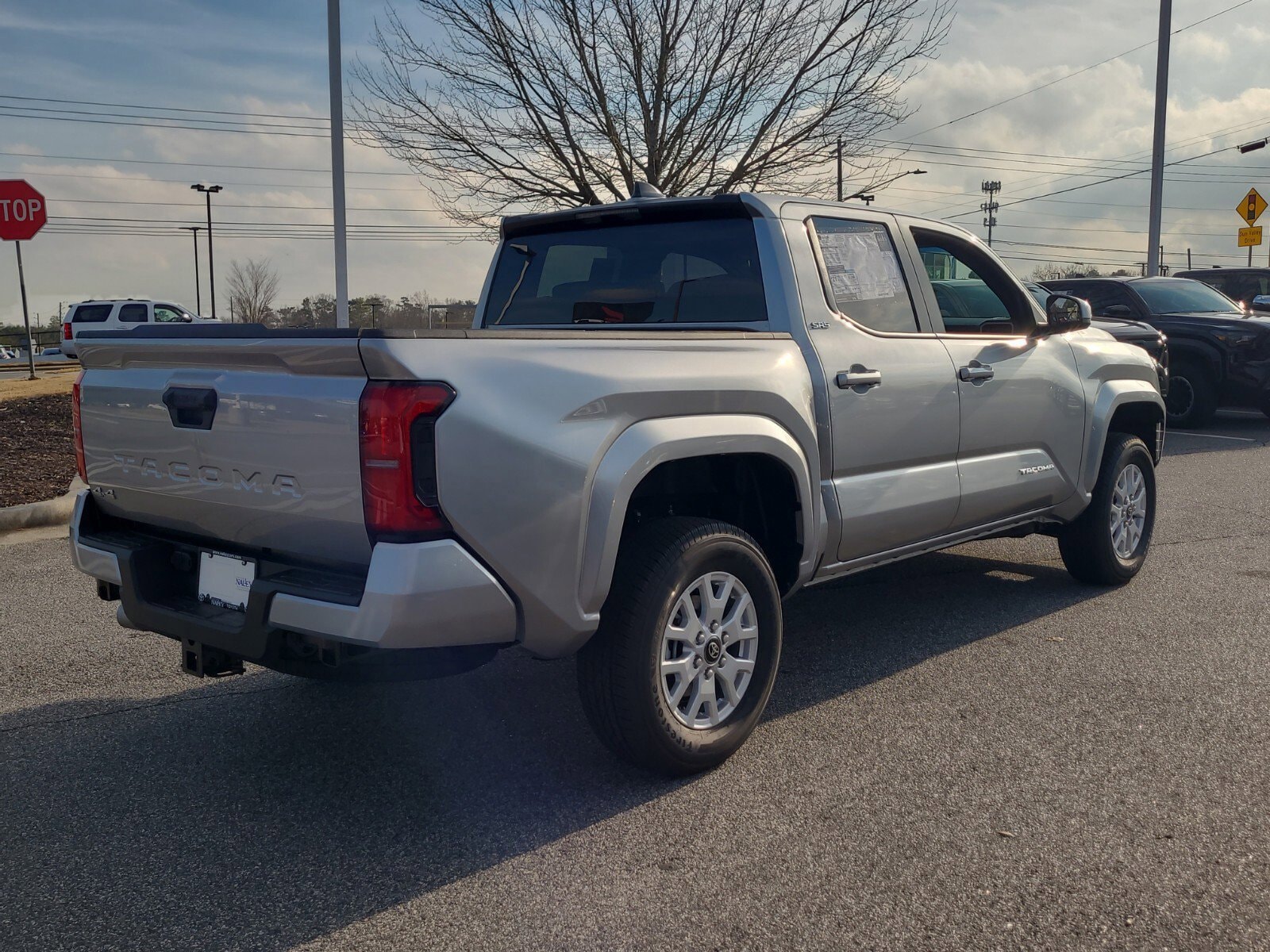2026 Toyota Tacoma SR5 - Photo 6