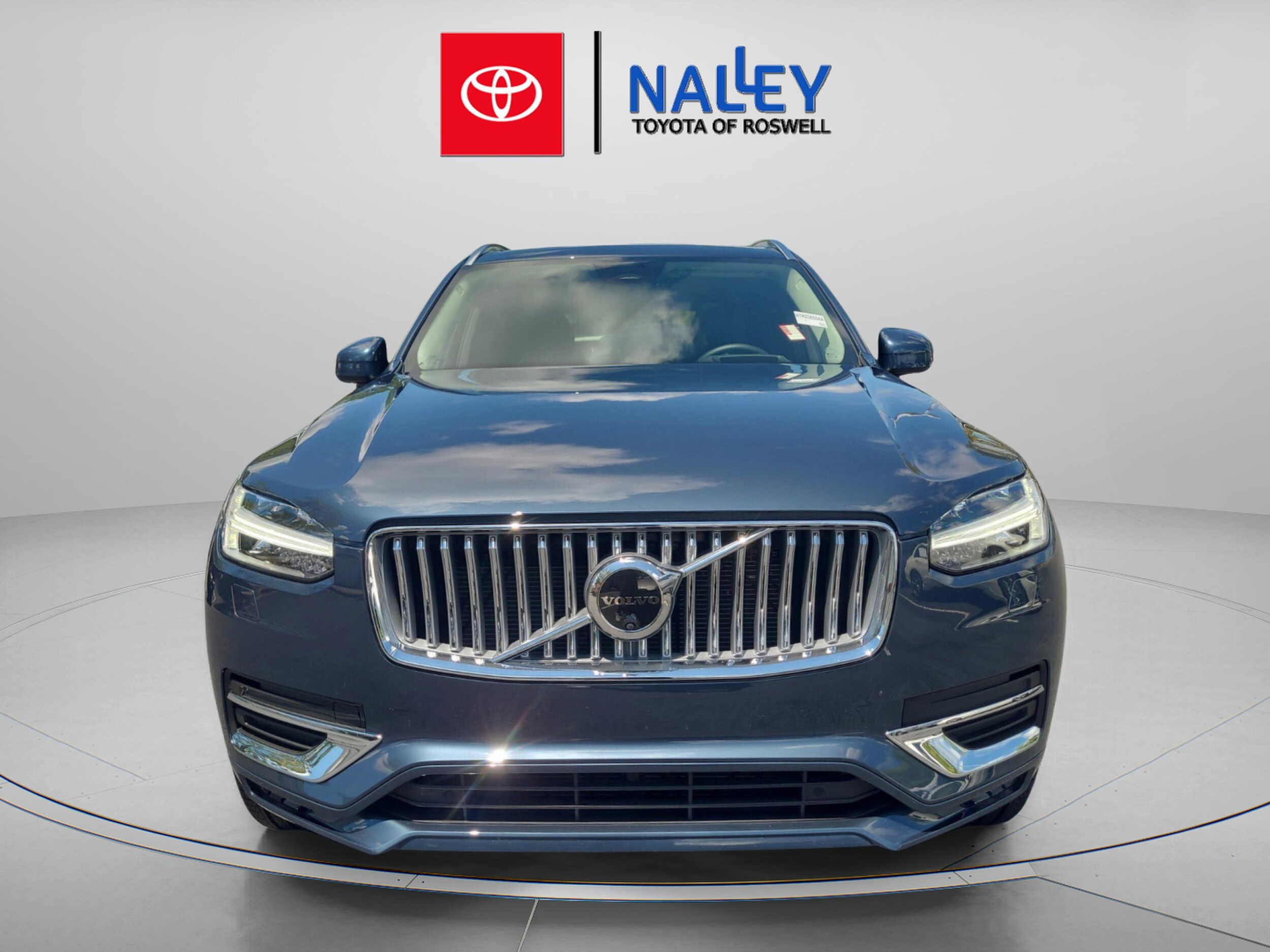 2025 Volvo XC90 AWD photo 2