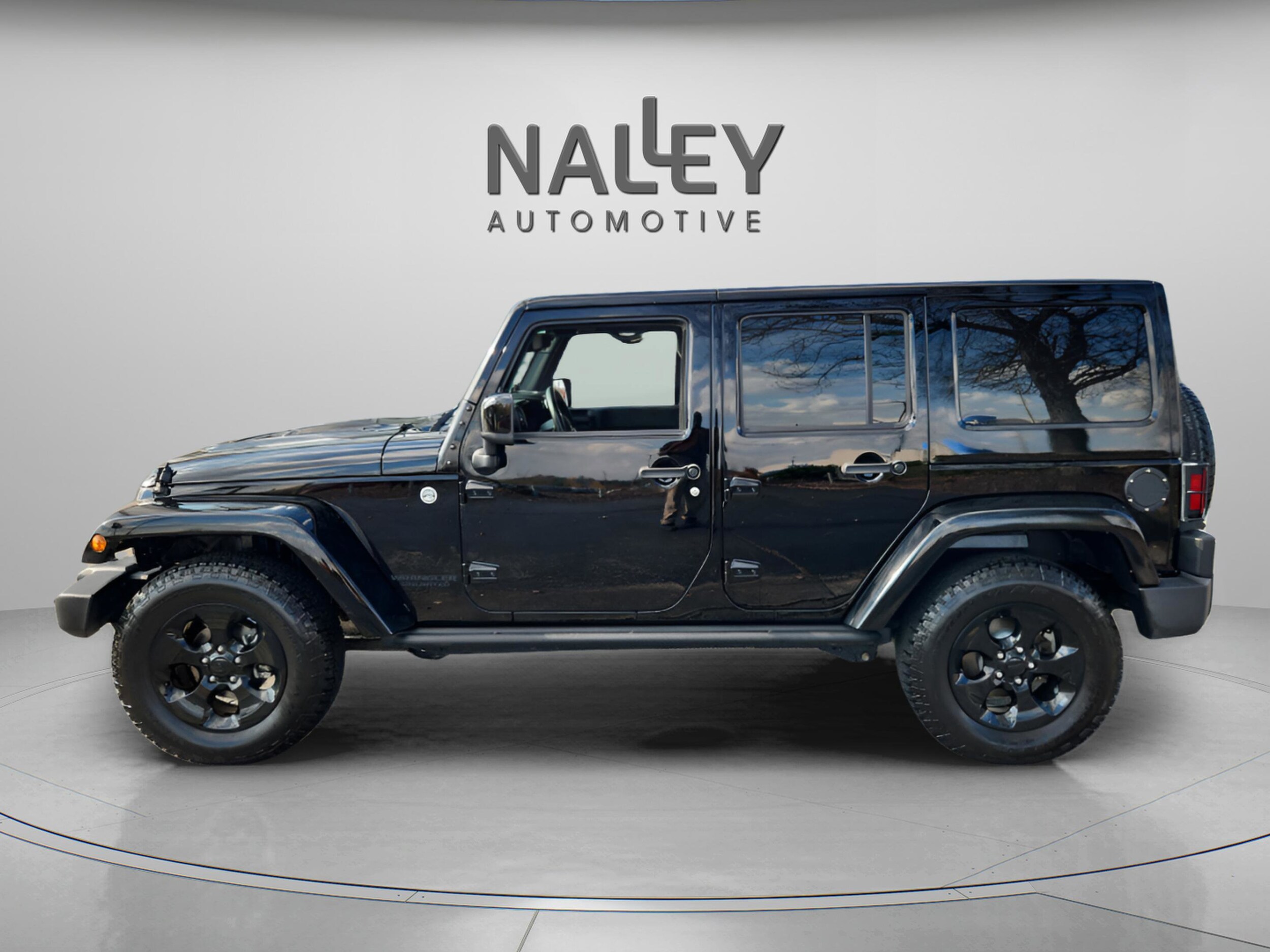 2015 Jeep Wrangler Unlimited Altitude photo 2