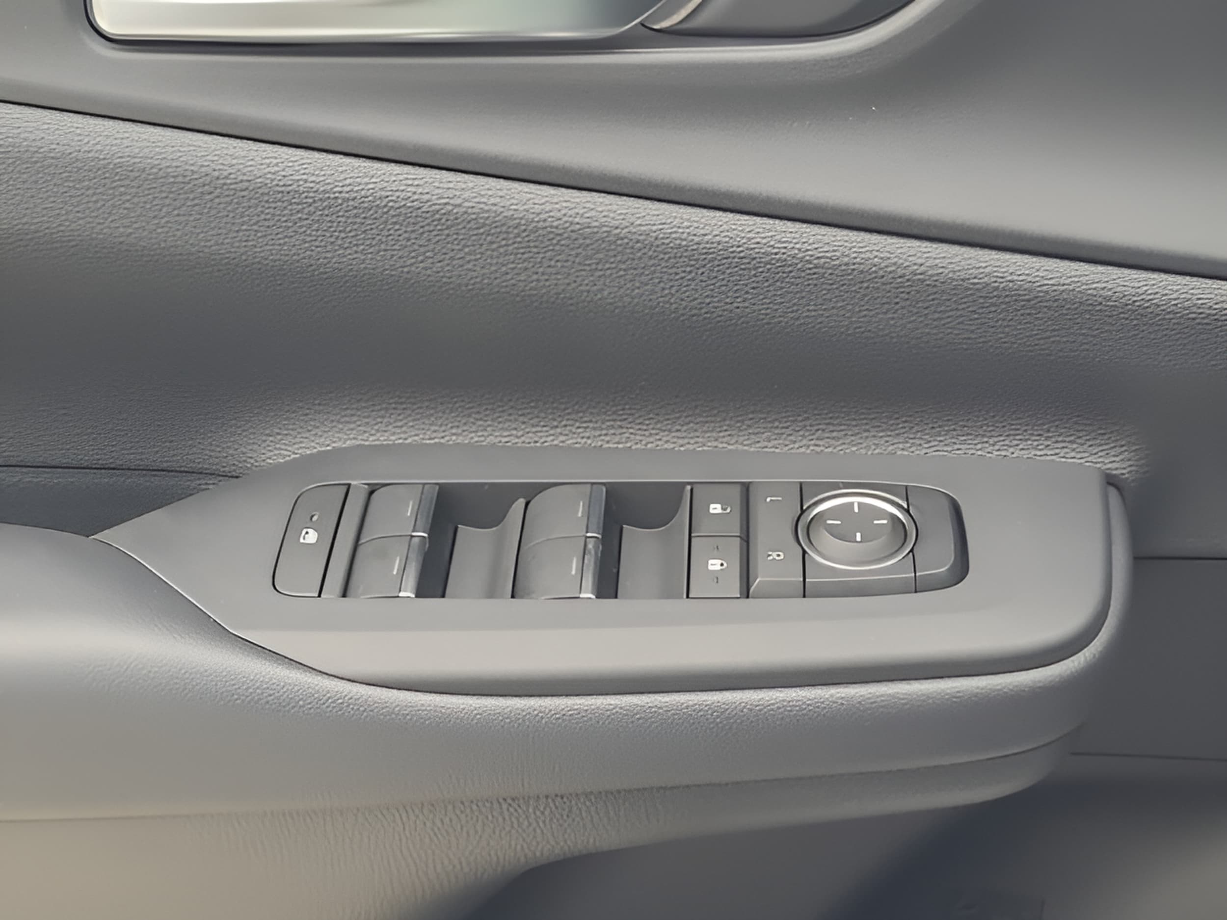 2026 Toyota Prius Plug-in Hybrid XSE - Photo 25