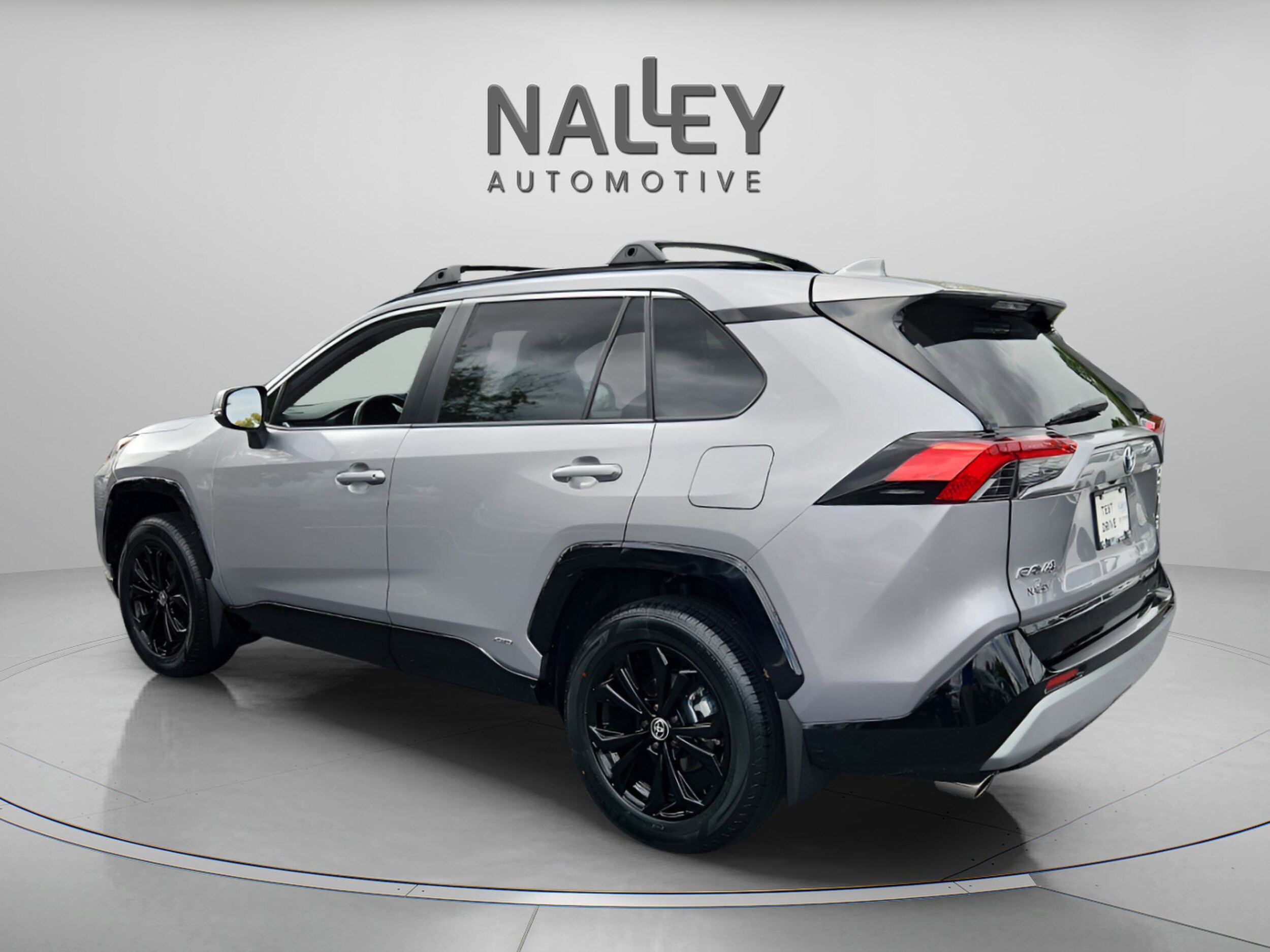 2023 Toyota RAV4 Hybrid SE photo 3