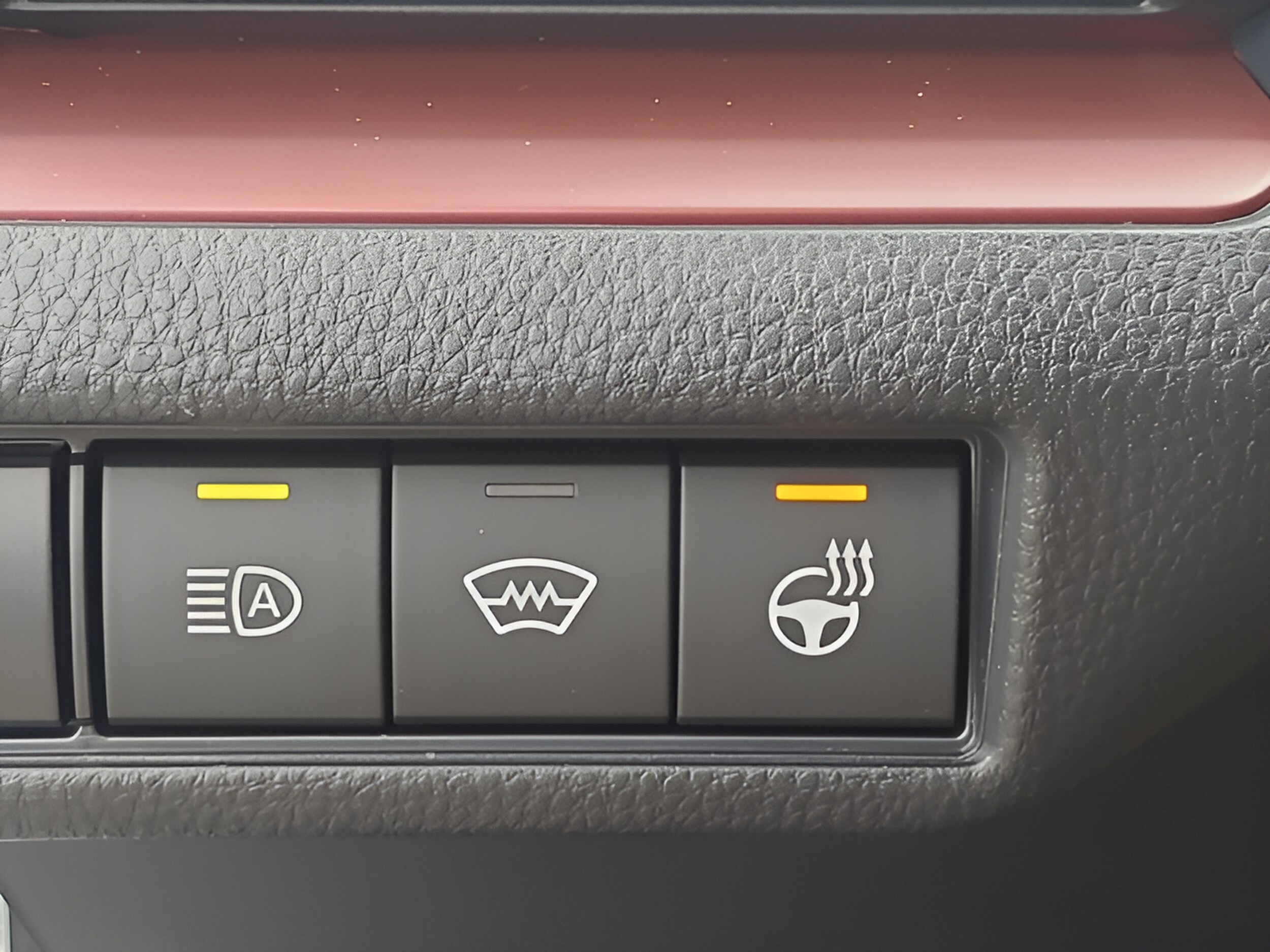 2026 Toyota Prius Plug-in Hybrid XSE Premium - Photo 32