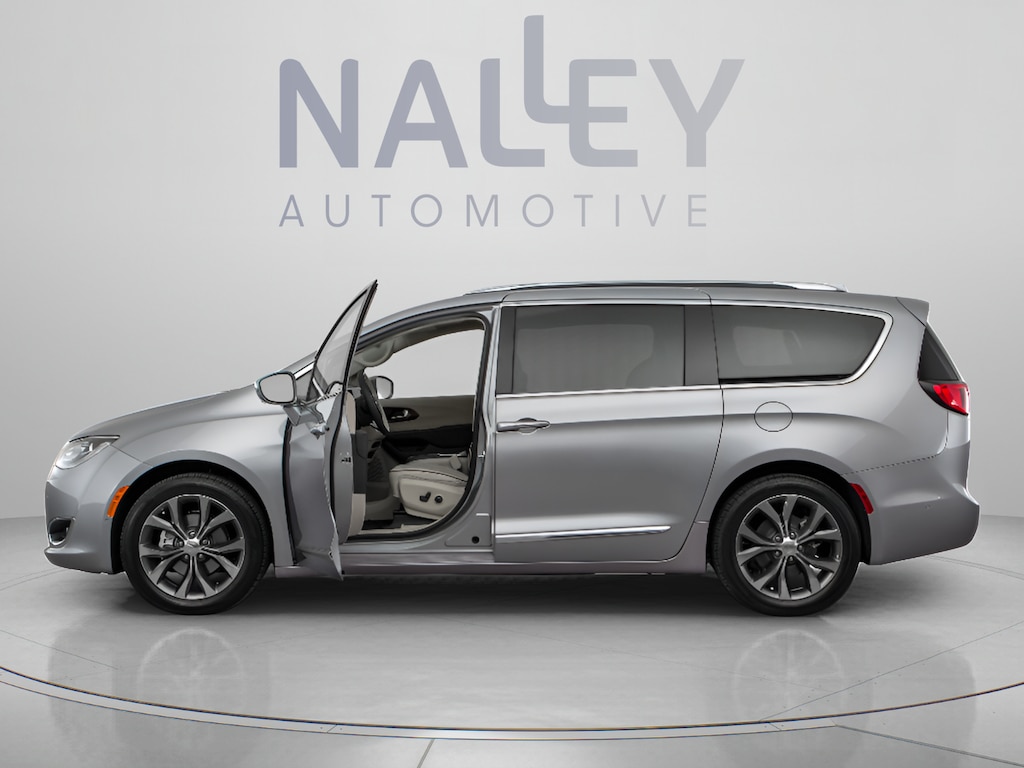 Used 2018 Chrysler Pacifica Limited Van