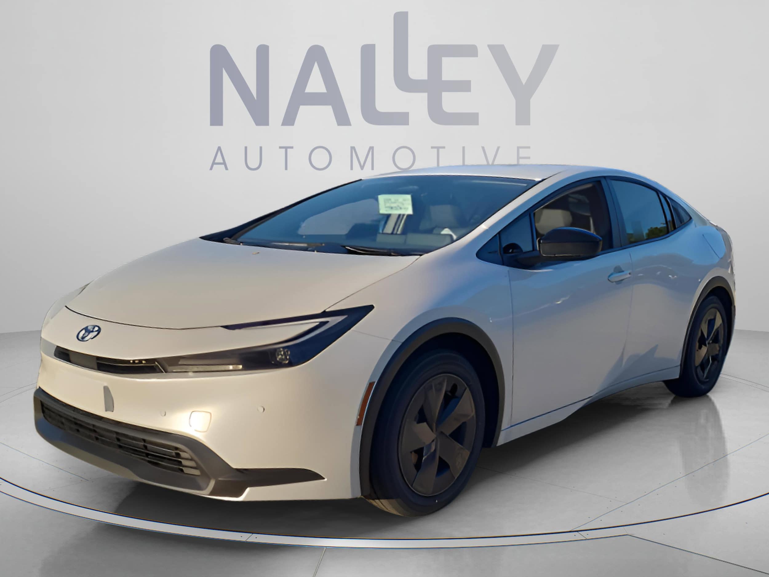 2026 Toyota Prius LE FWD's photo