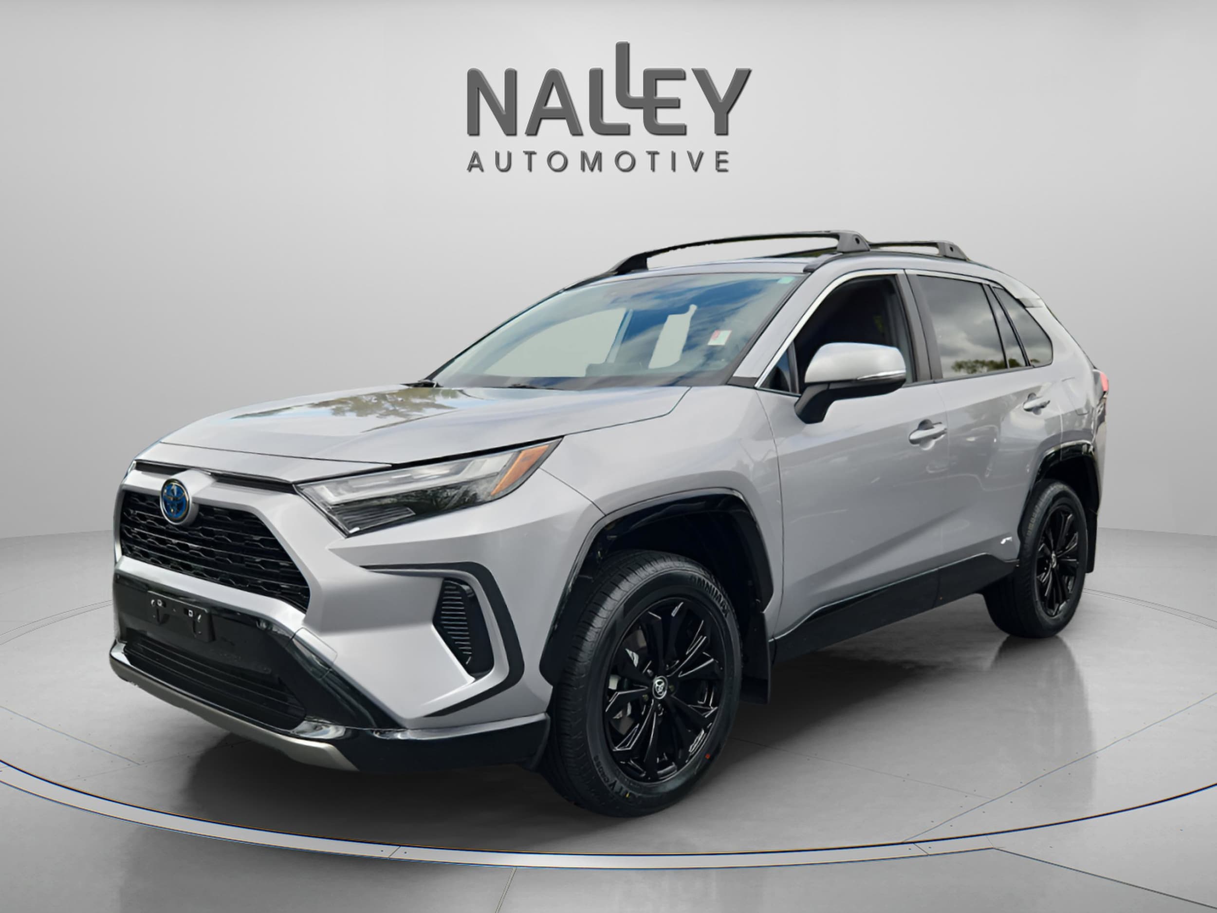 2023 Toyota RAV4 SE's photo